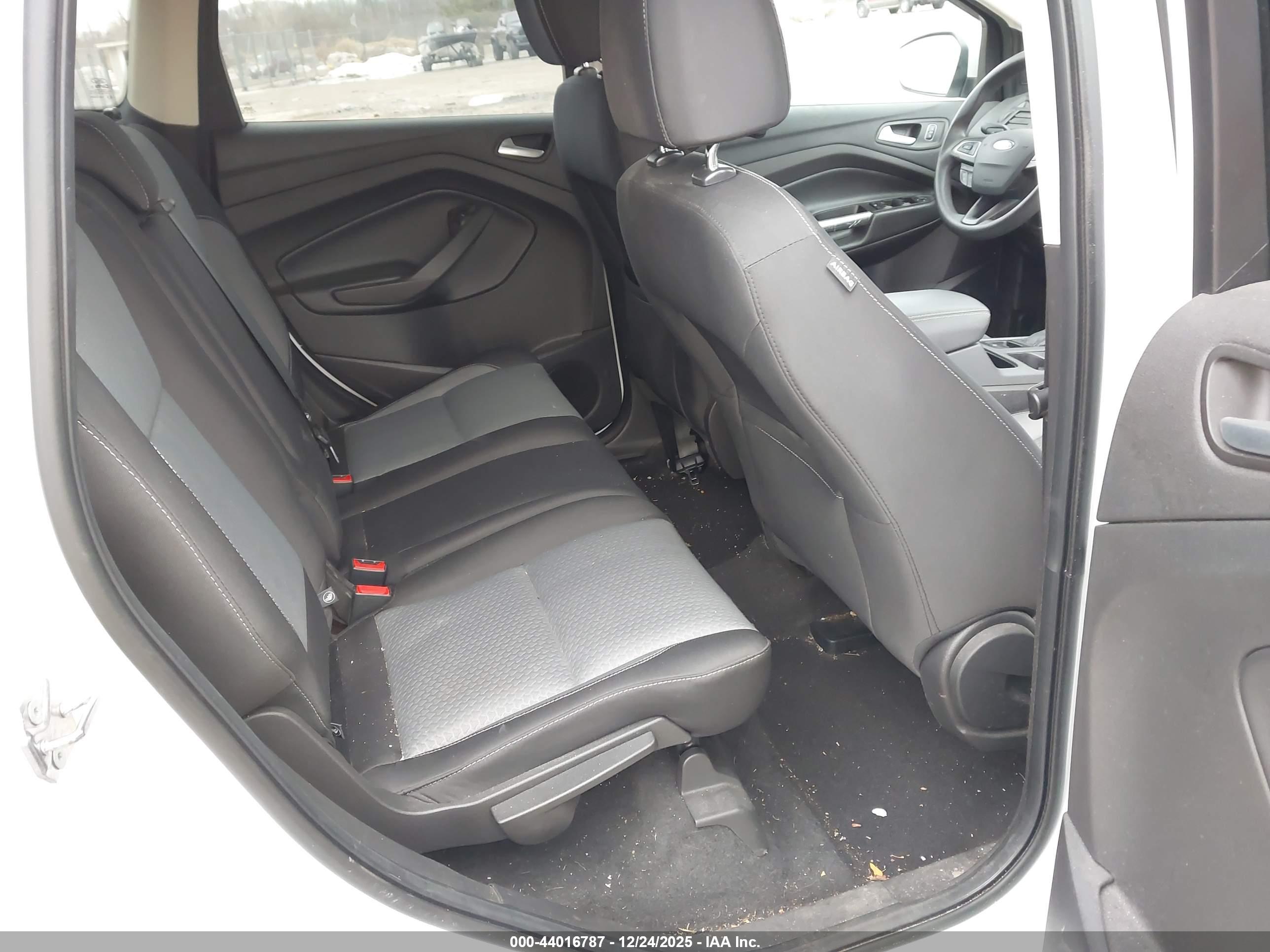 FORD ESCAPE image 8