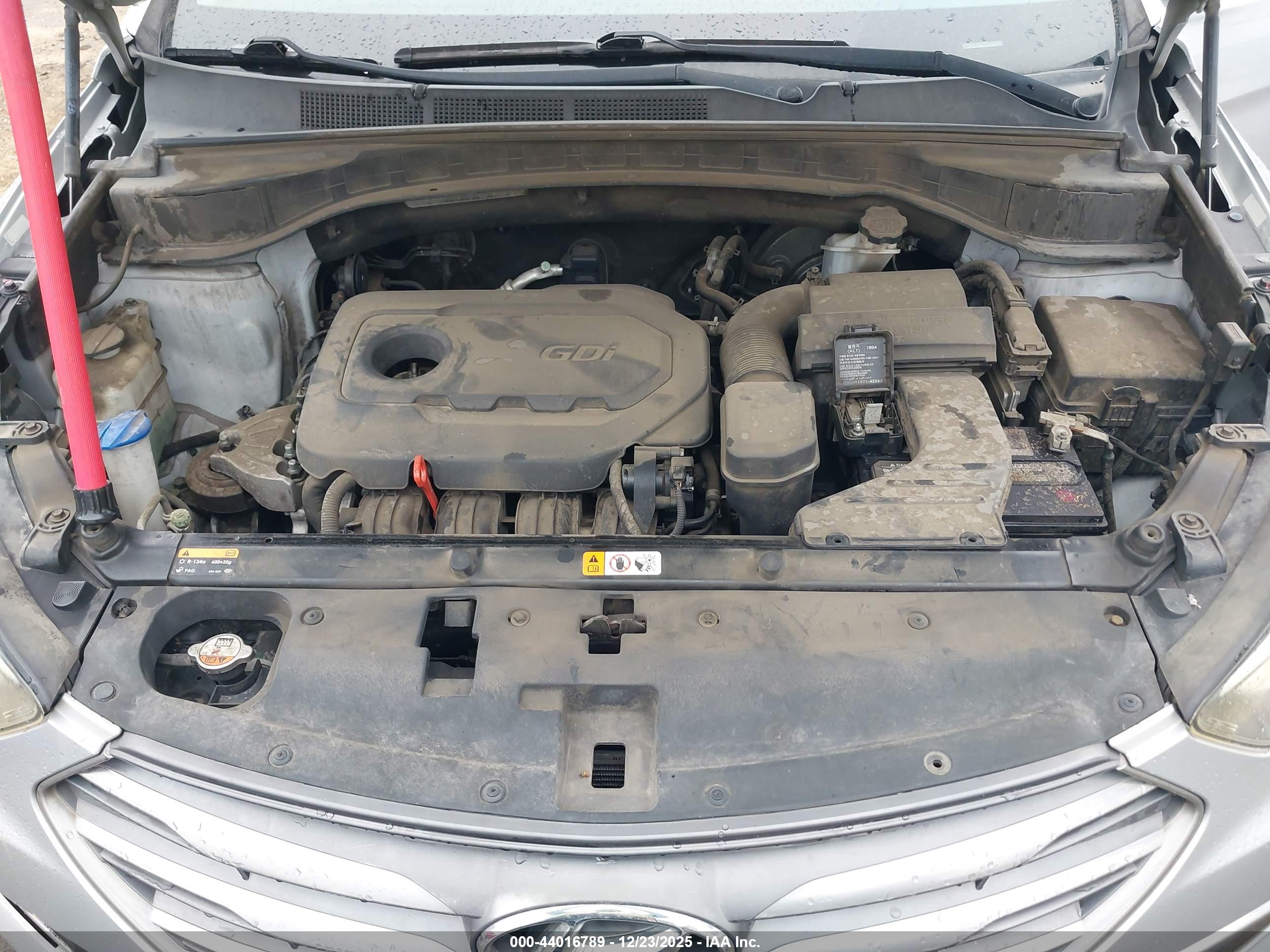 HYUNDAI SANTA image 10
