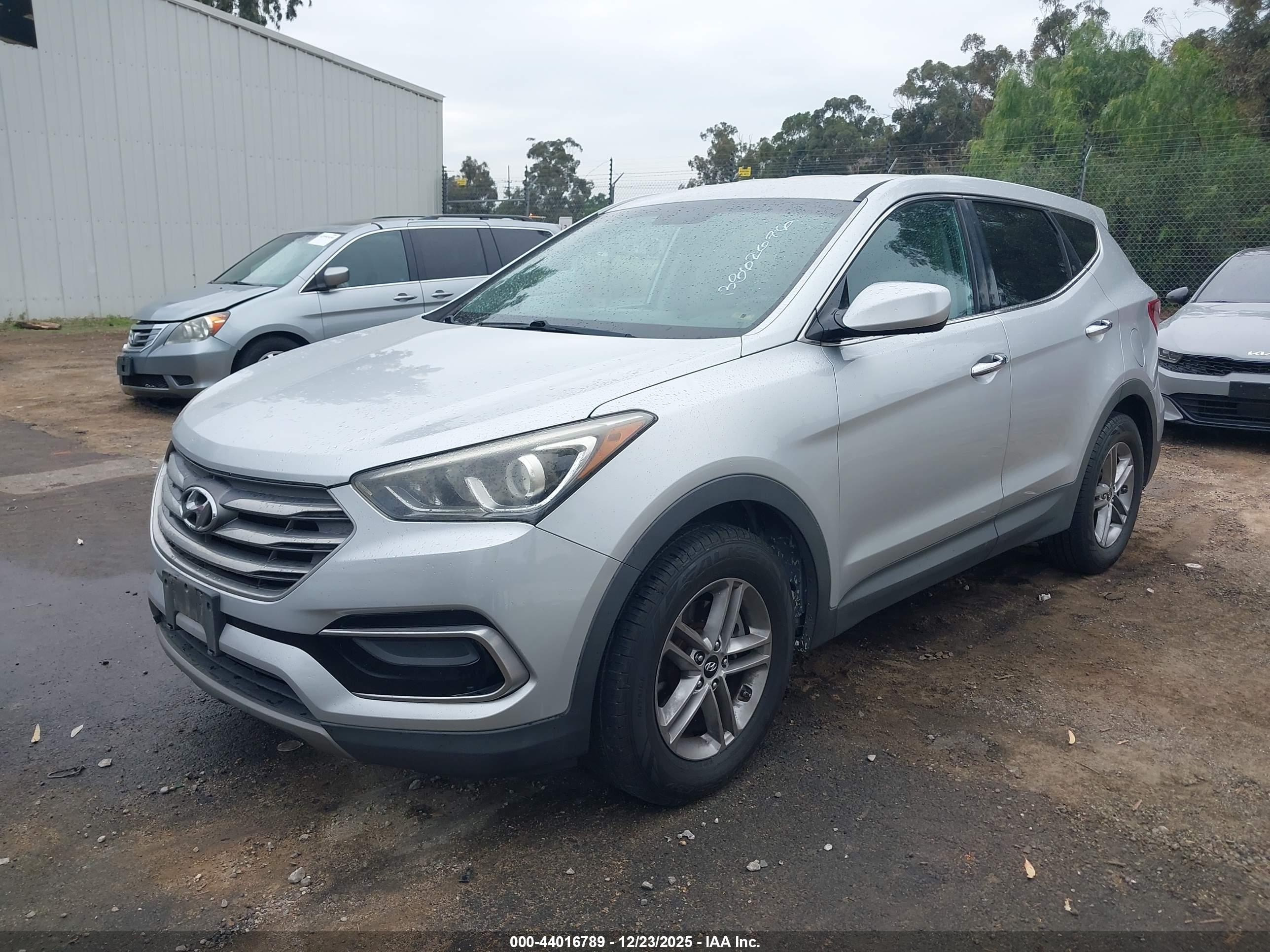 HYUNDAI SANTA image 2