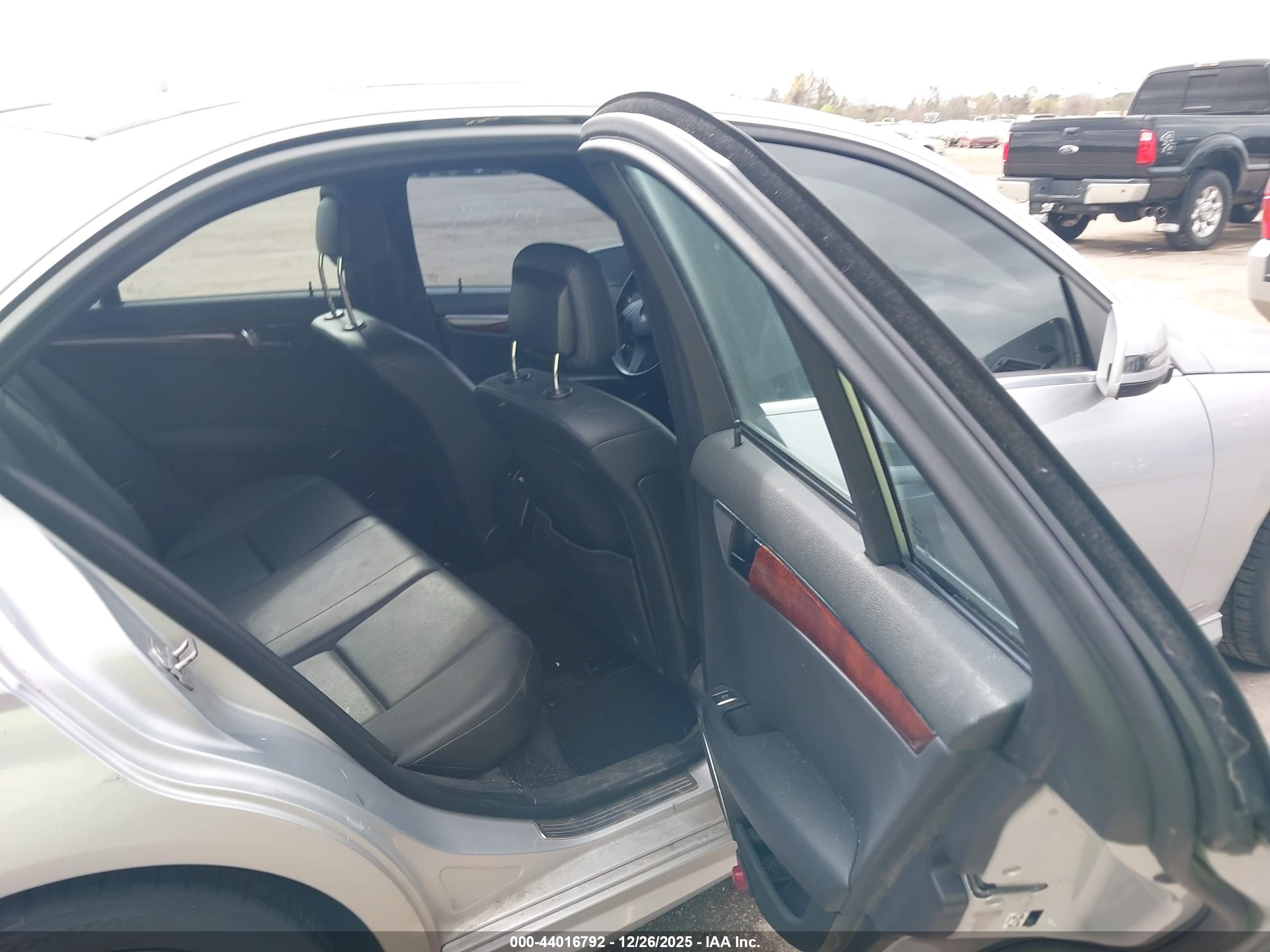MERCEDES-BENZ C image 8