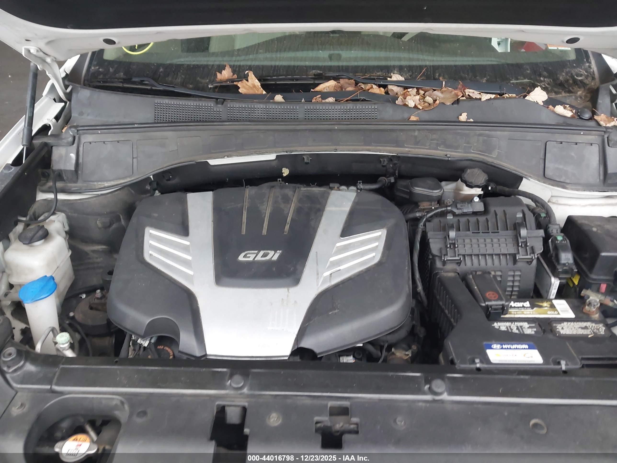 HYUNDAI SANTA image 10