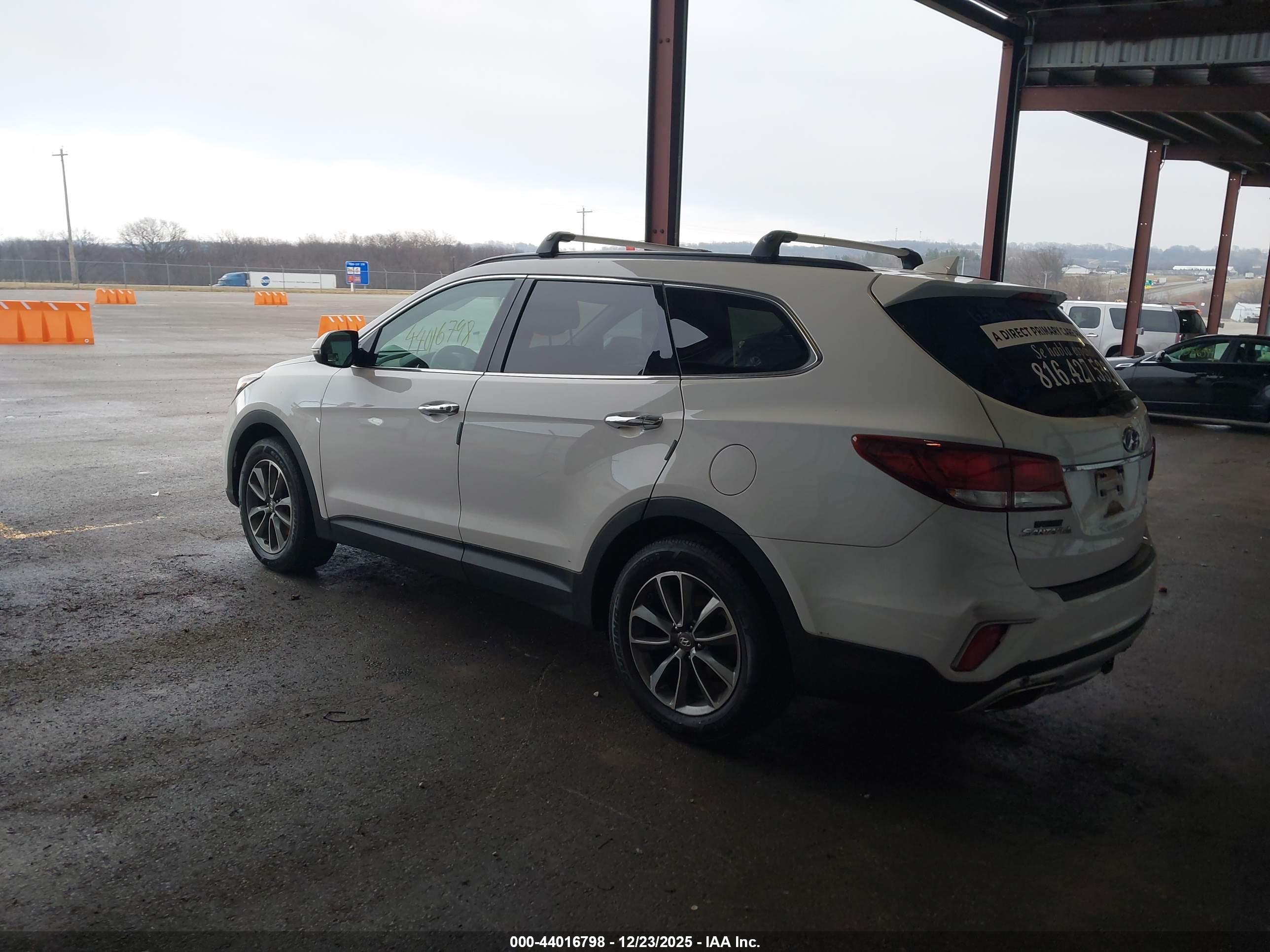 HYUNDAI SANTA image 3