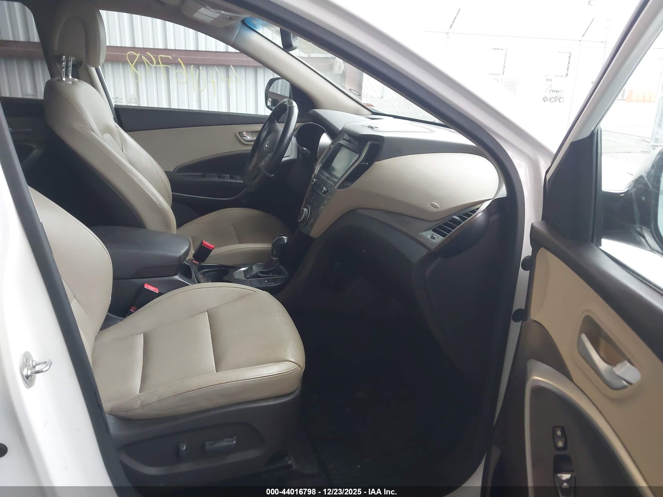 HYUNDAI SANTA image 5