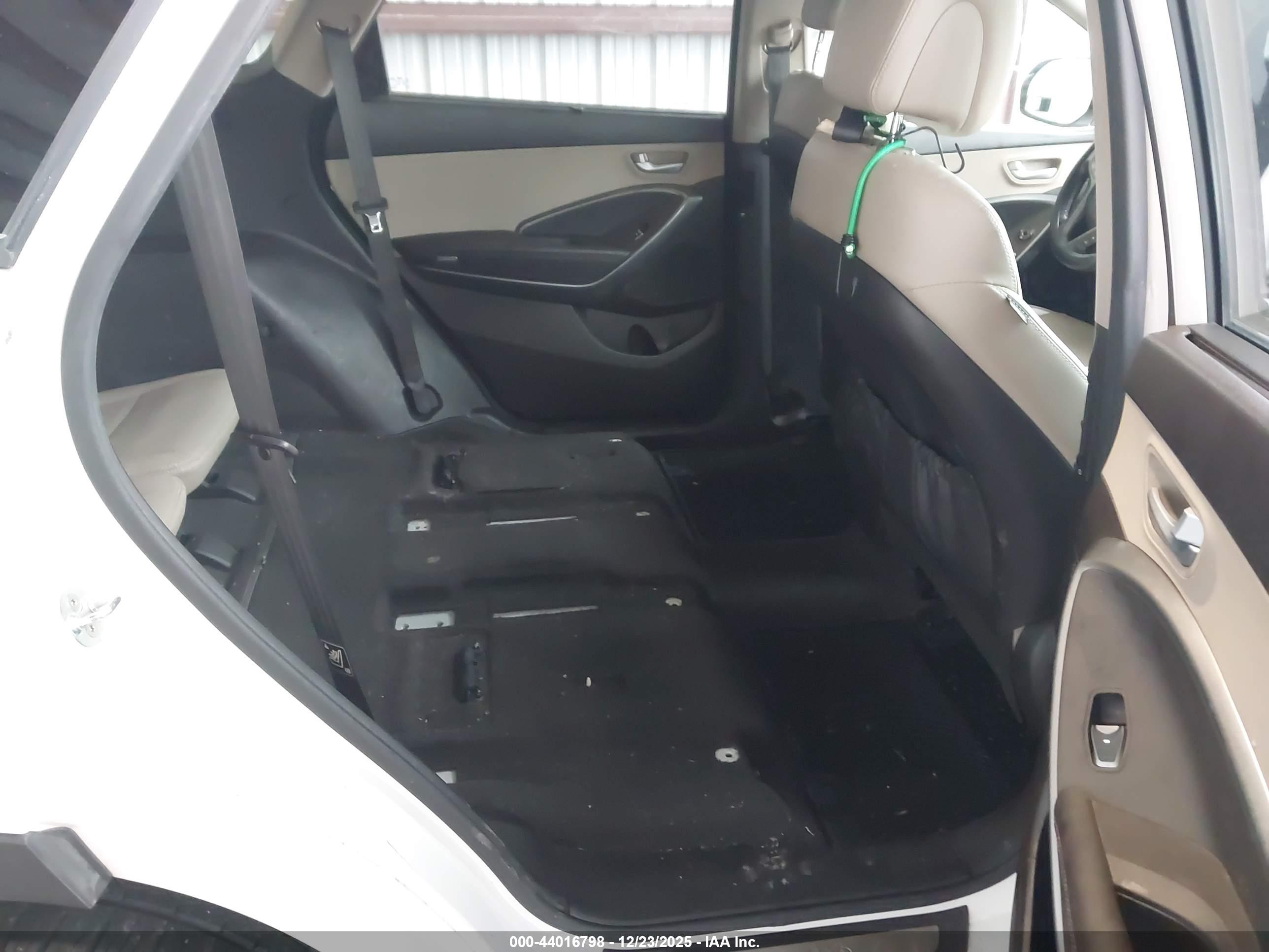 HYUNDAI SANTA image 8
