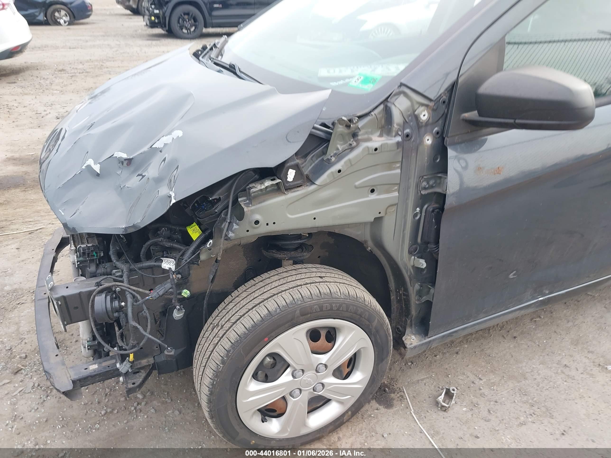 CHEVROLET SPARK image 6