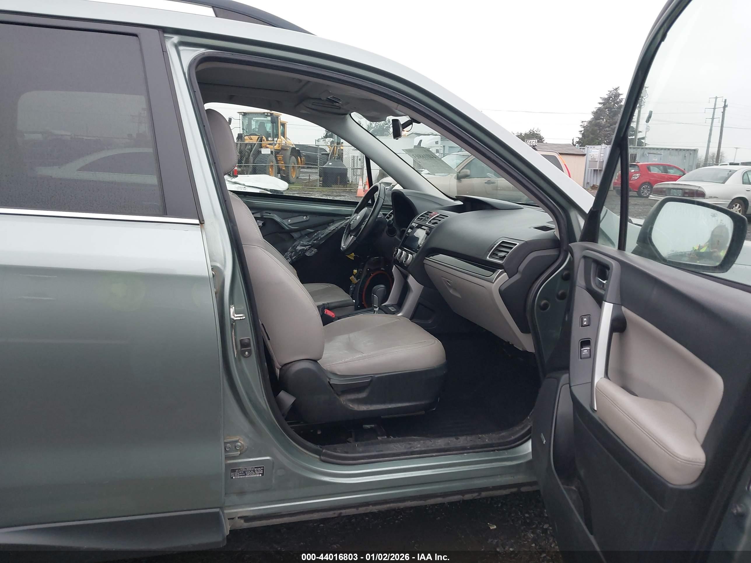 SUBARU FORESTER image 5