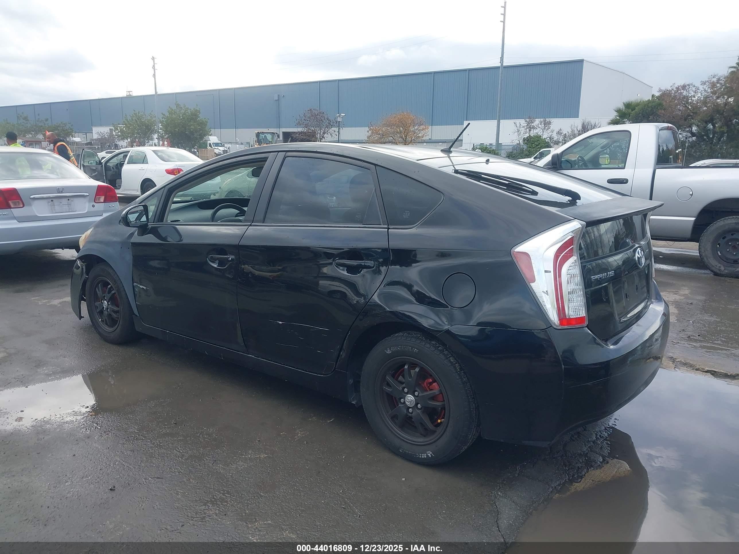TOYOTA PRIUS image 3