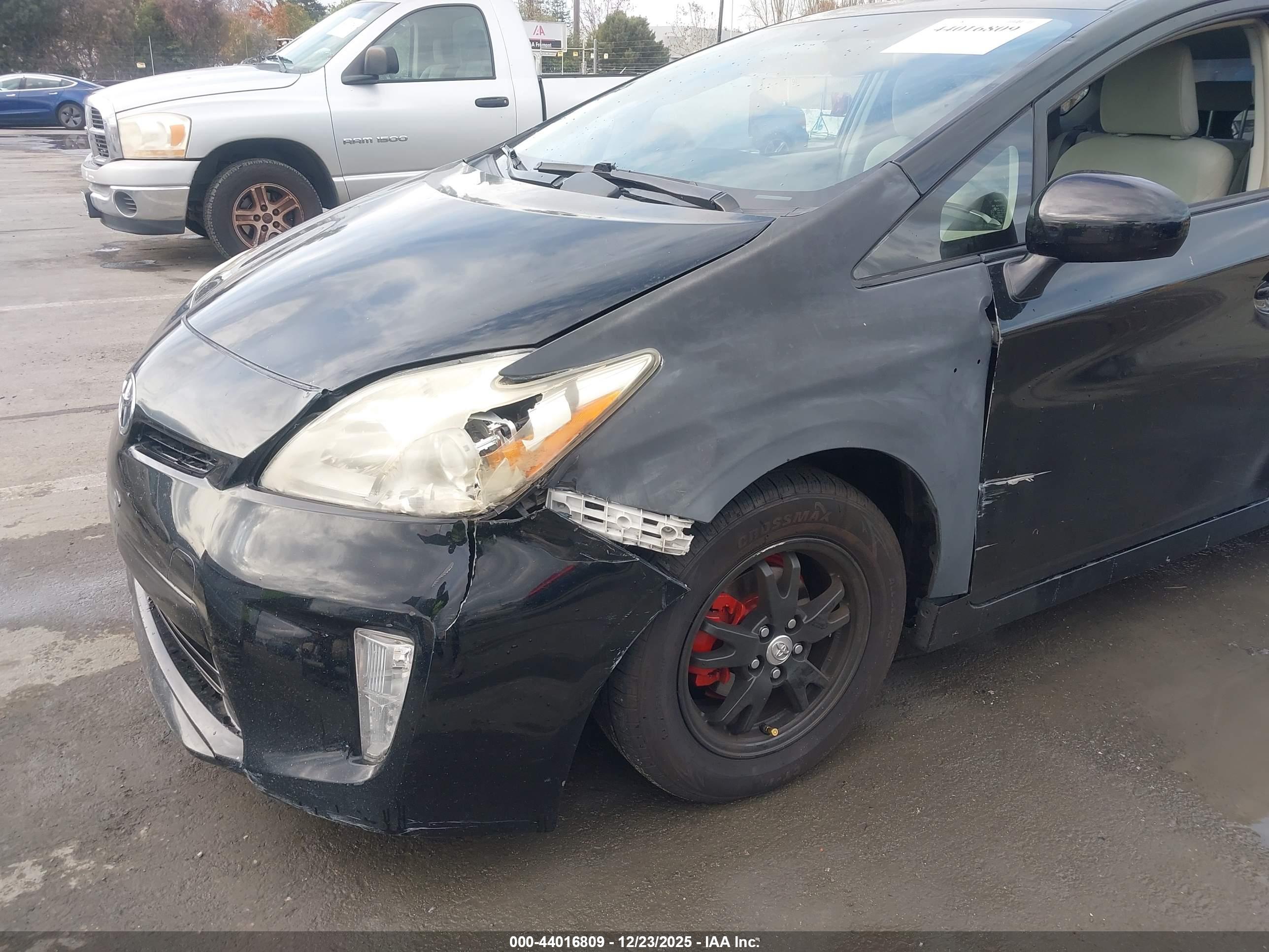 TOYOTA PRIUS image 6