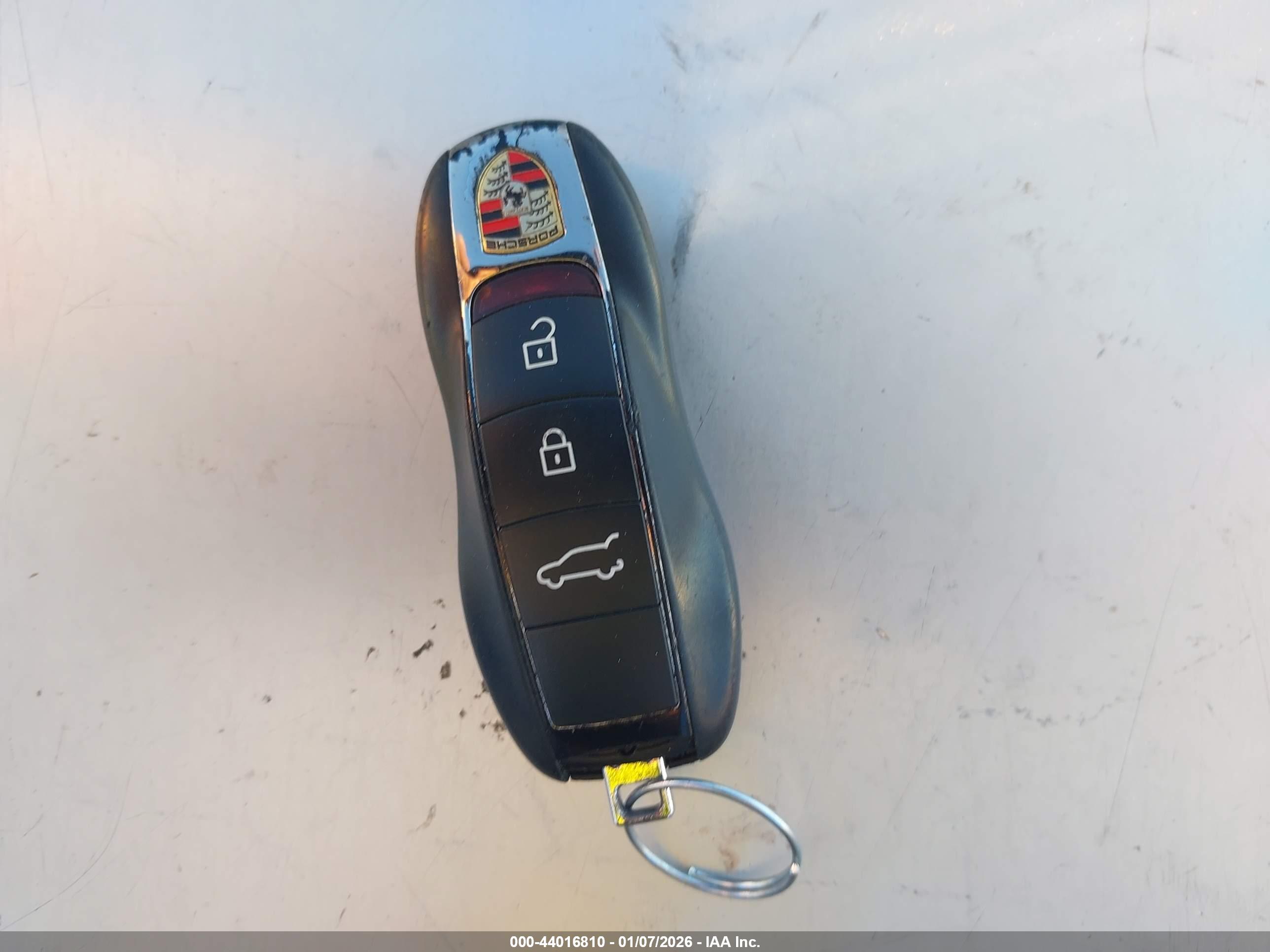 PORSCHE MACAN image 11