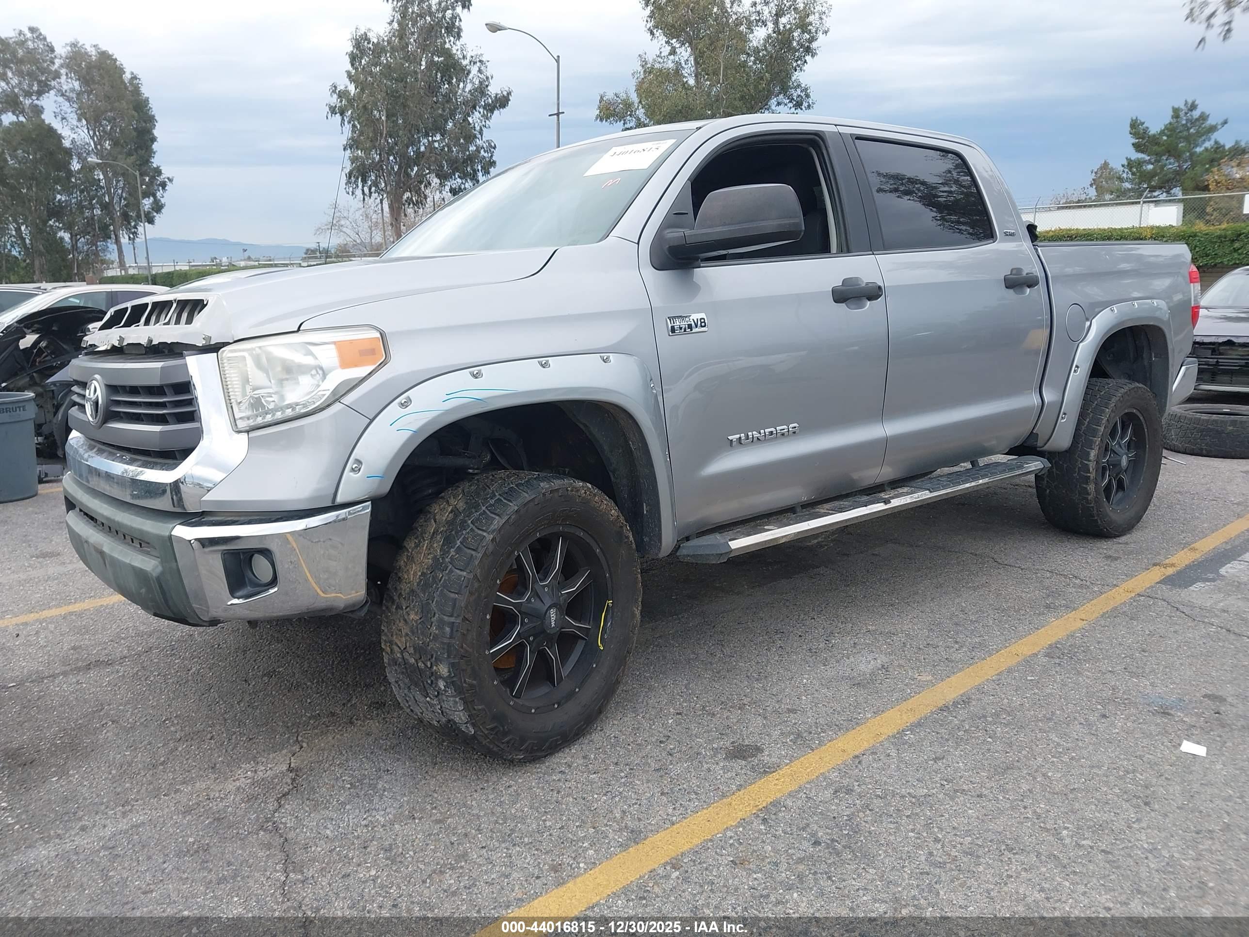 TOYOTA TUNDRA image 2