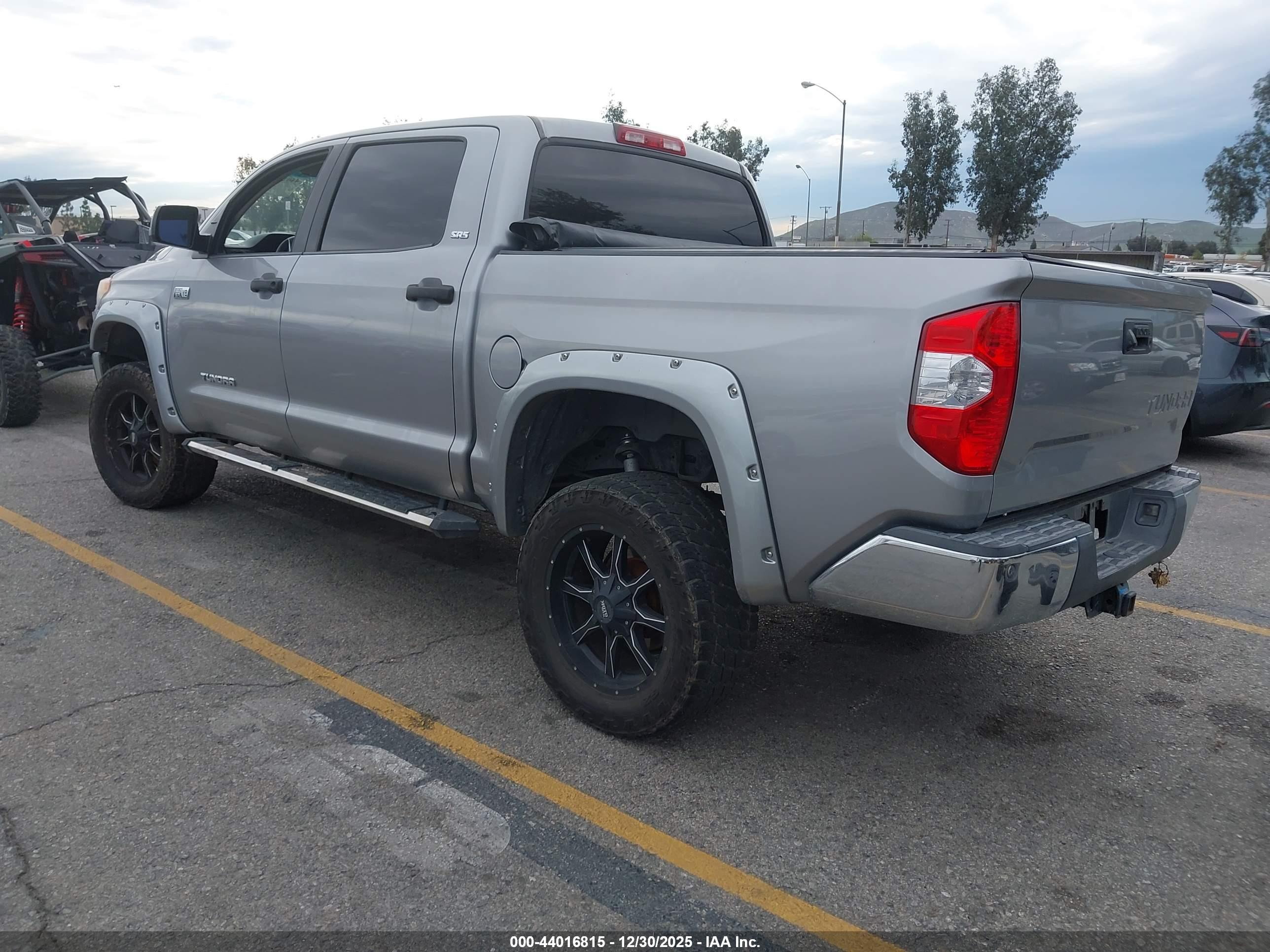 TOYOTA TUNDRA image 3