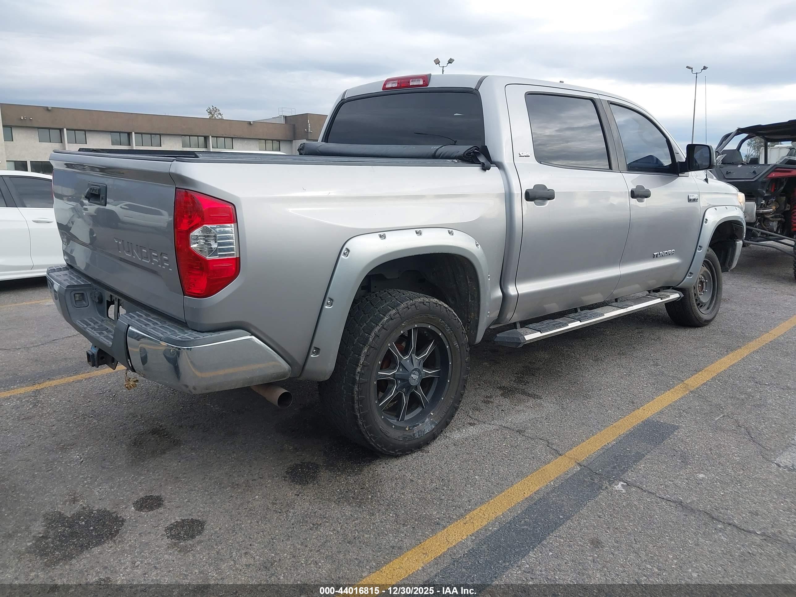 TOYOTA TUNDRA image 4