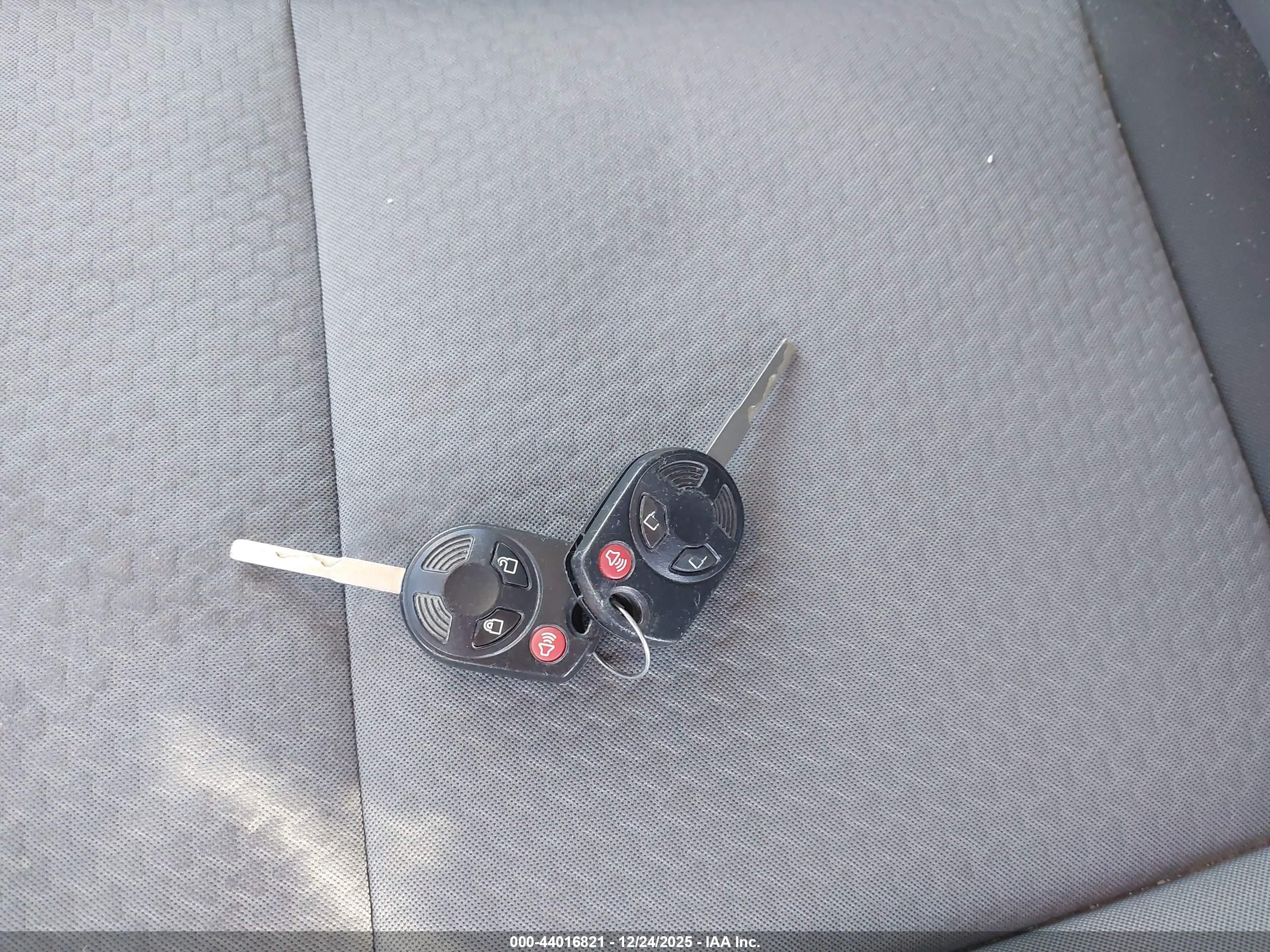 FORD ESCAPE image 11