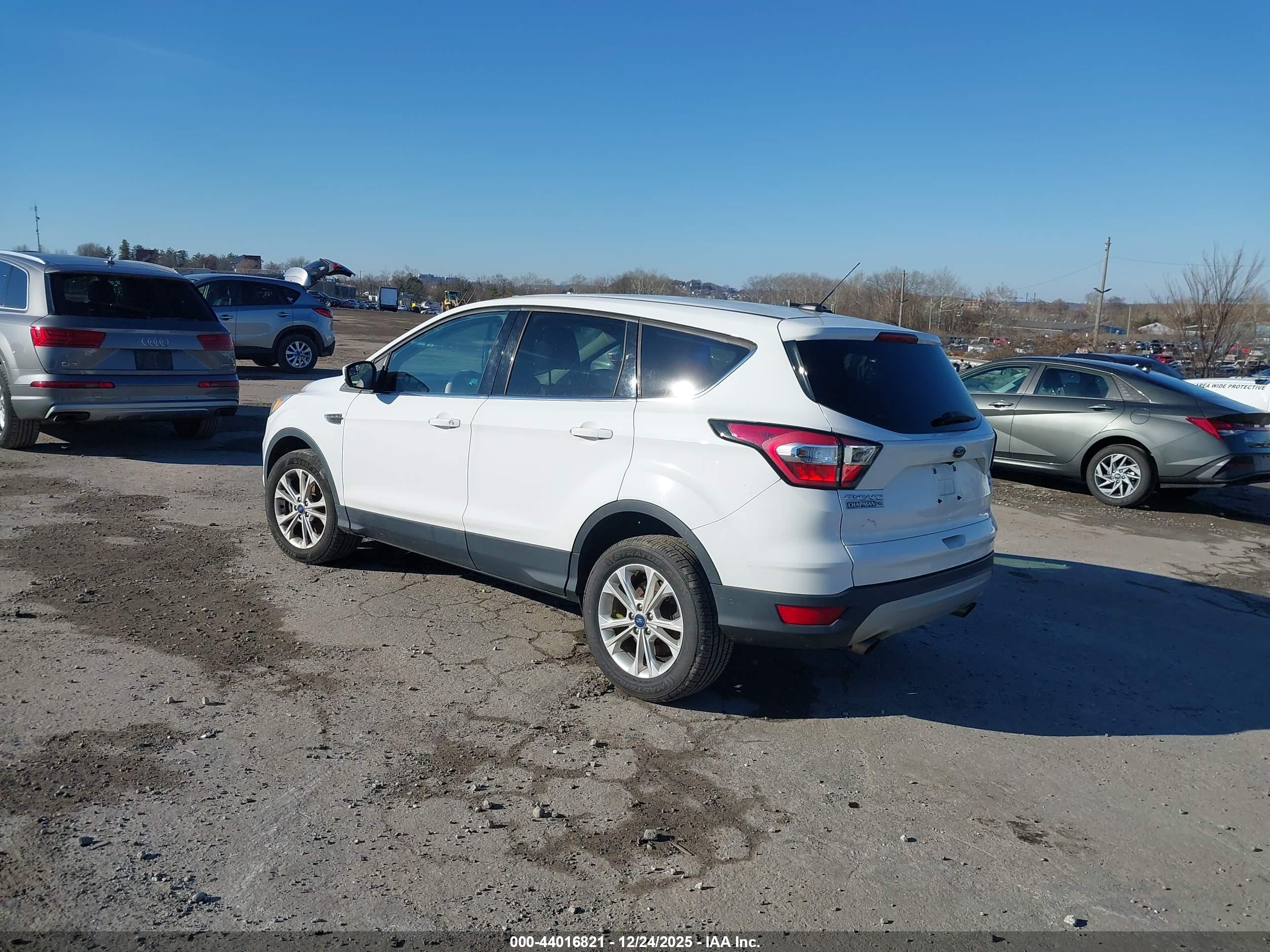 FORD ESCAPE image 3