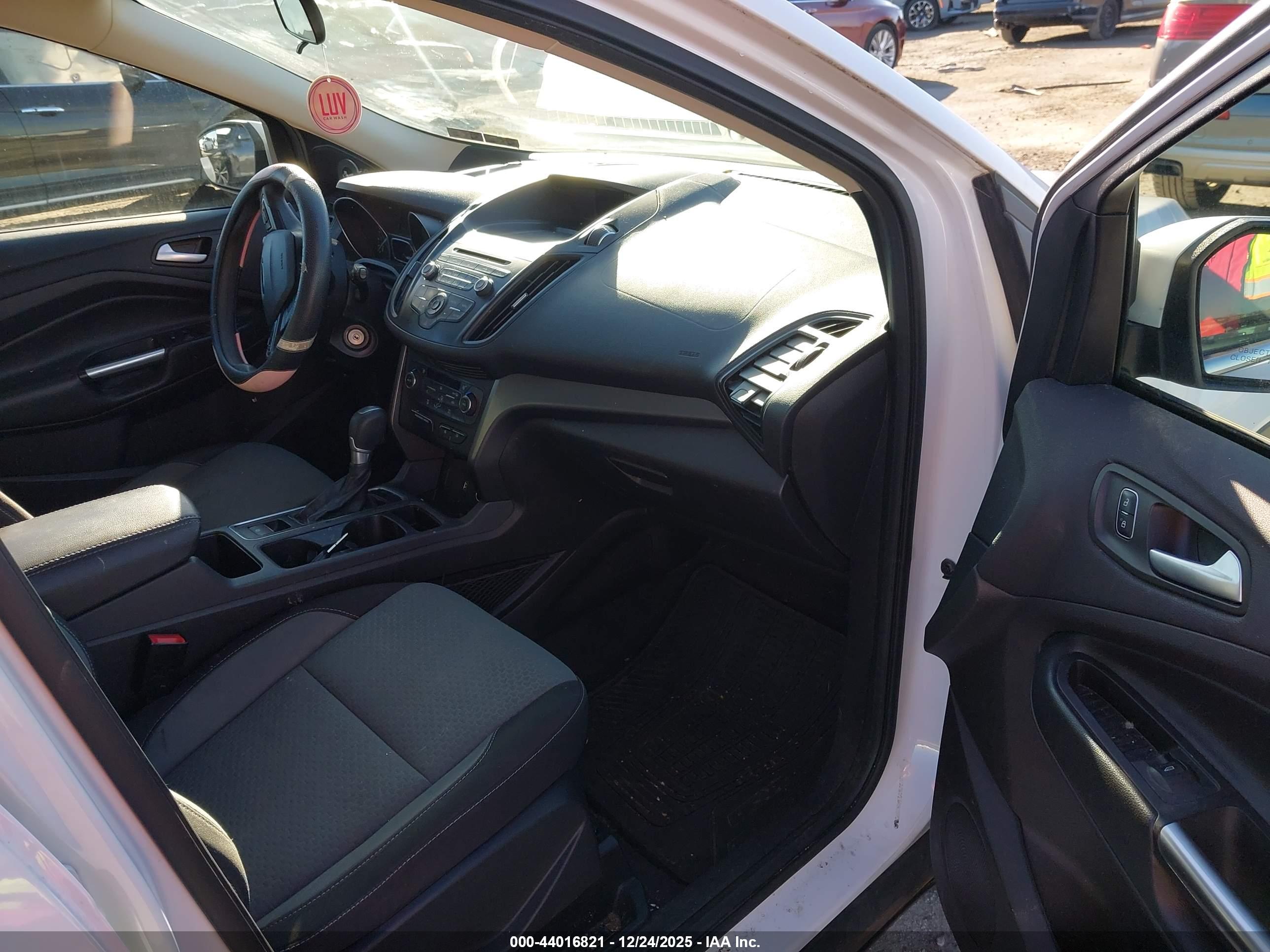 FORD ESCAPE image 5