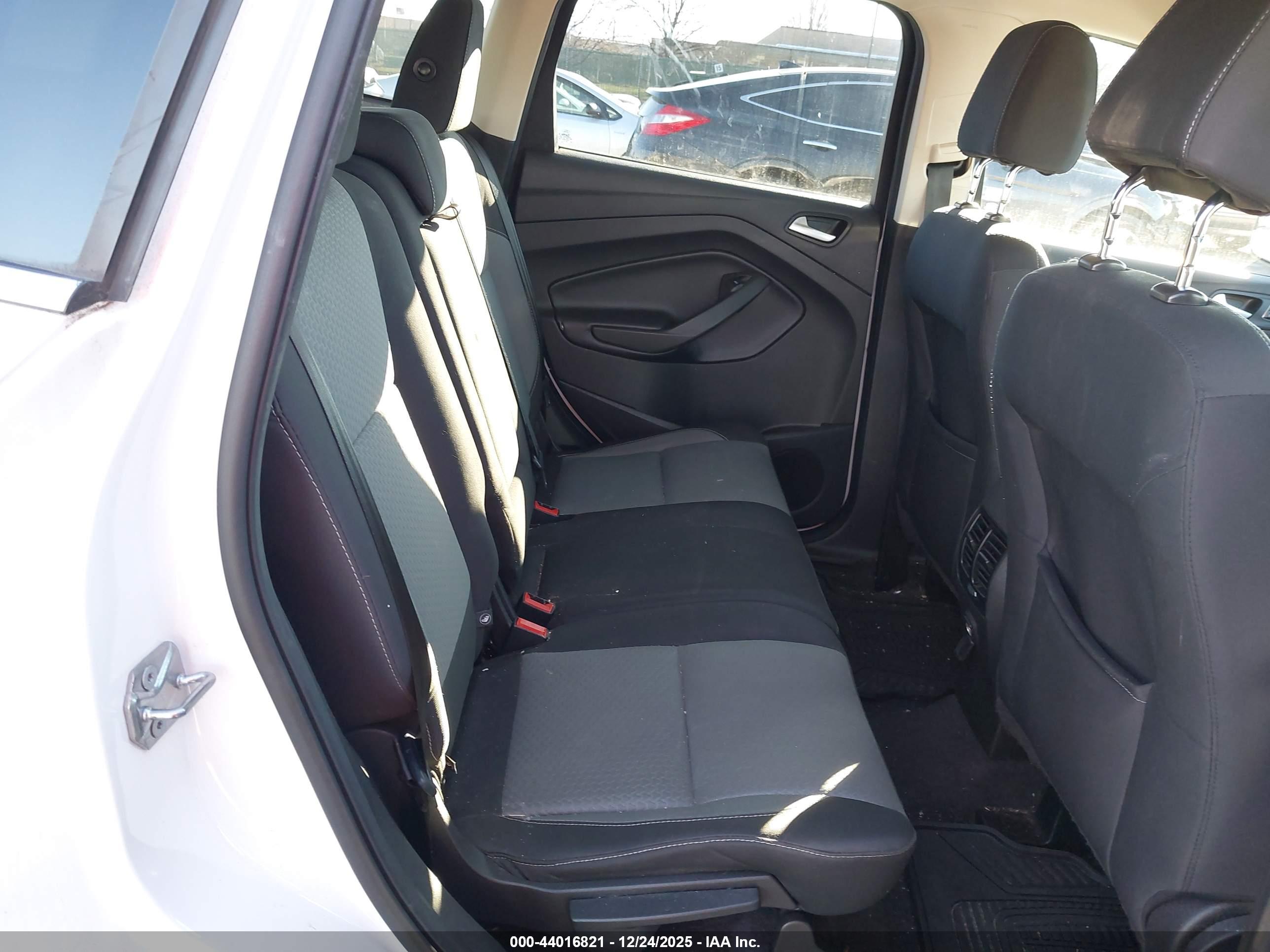 FORD ESCAPE image 8