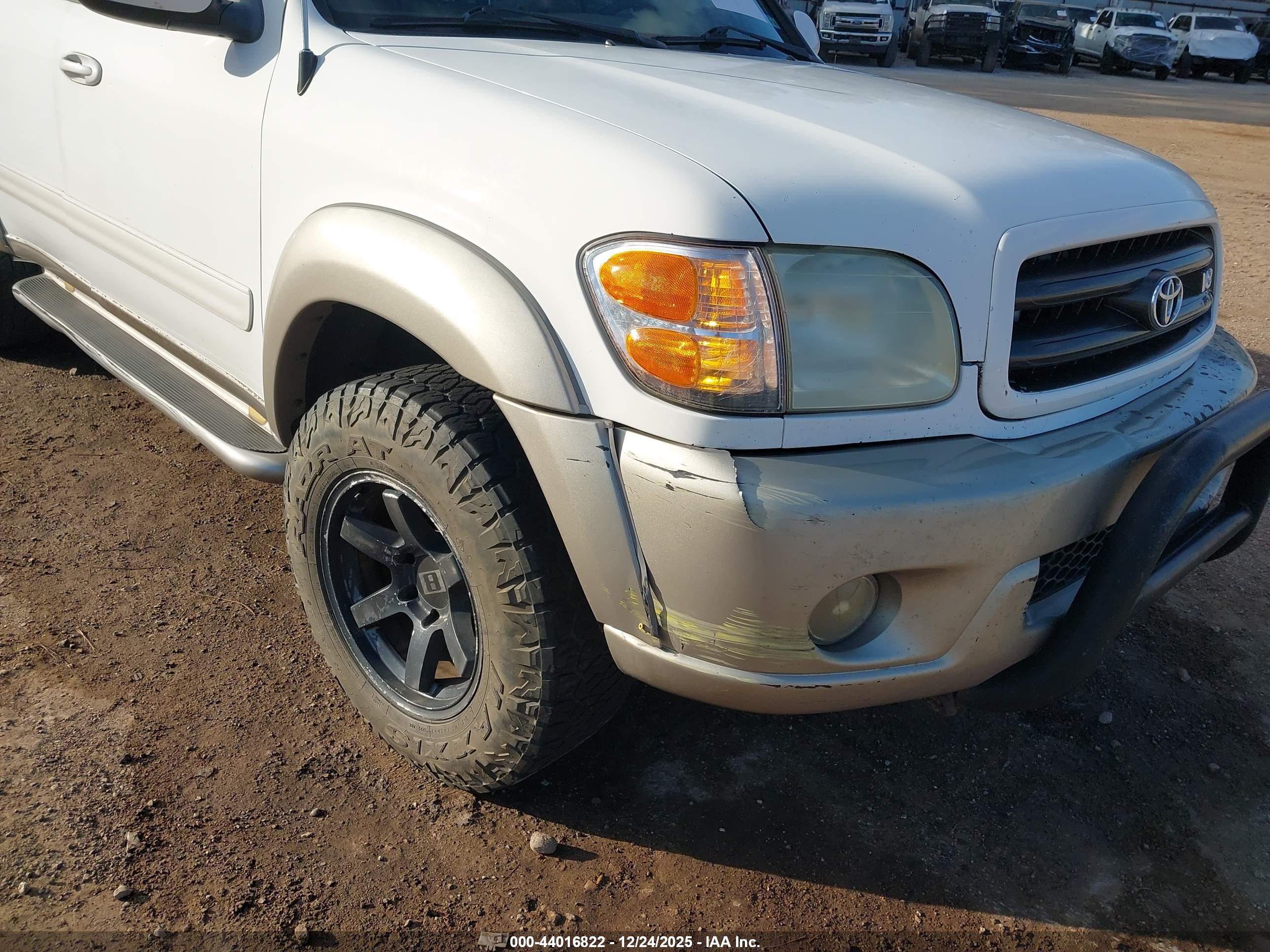 TOYOTA SEQUOIA image 6