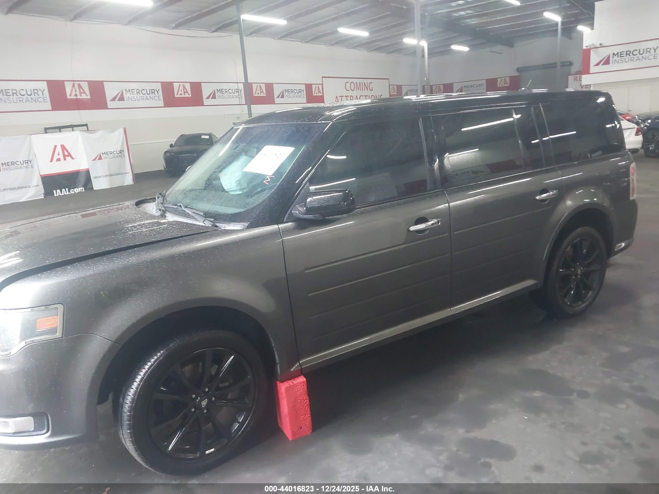 FORD FLEX image 2