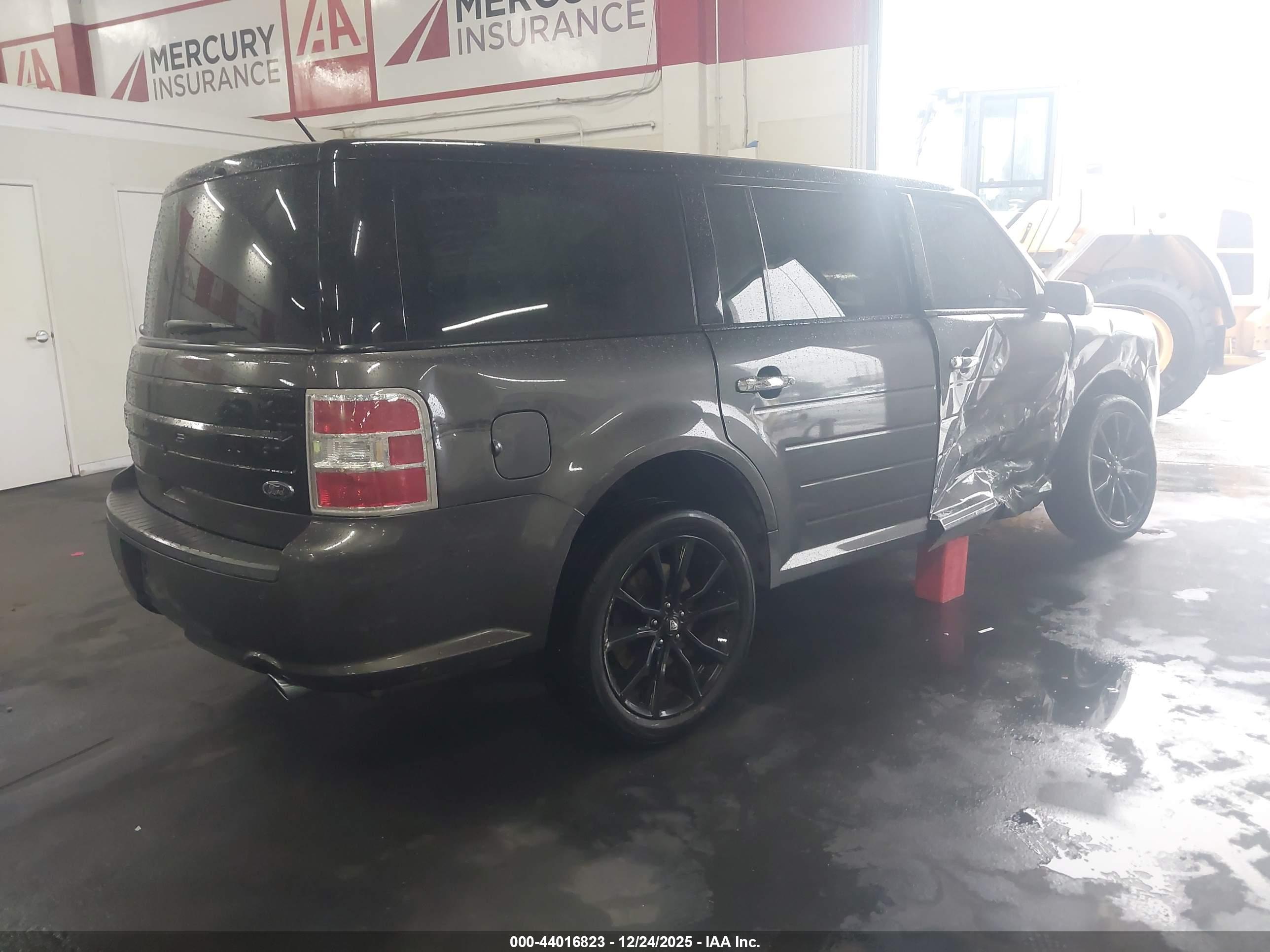 FORD FLEX image 4
