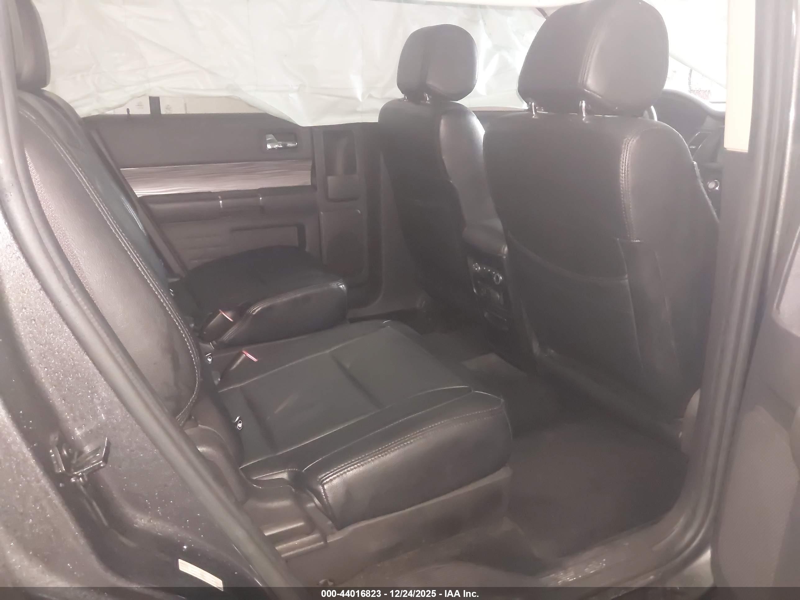 FORD FLEX image 8