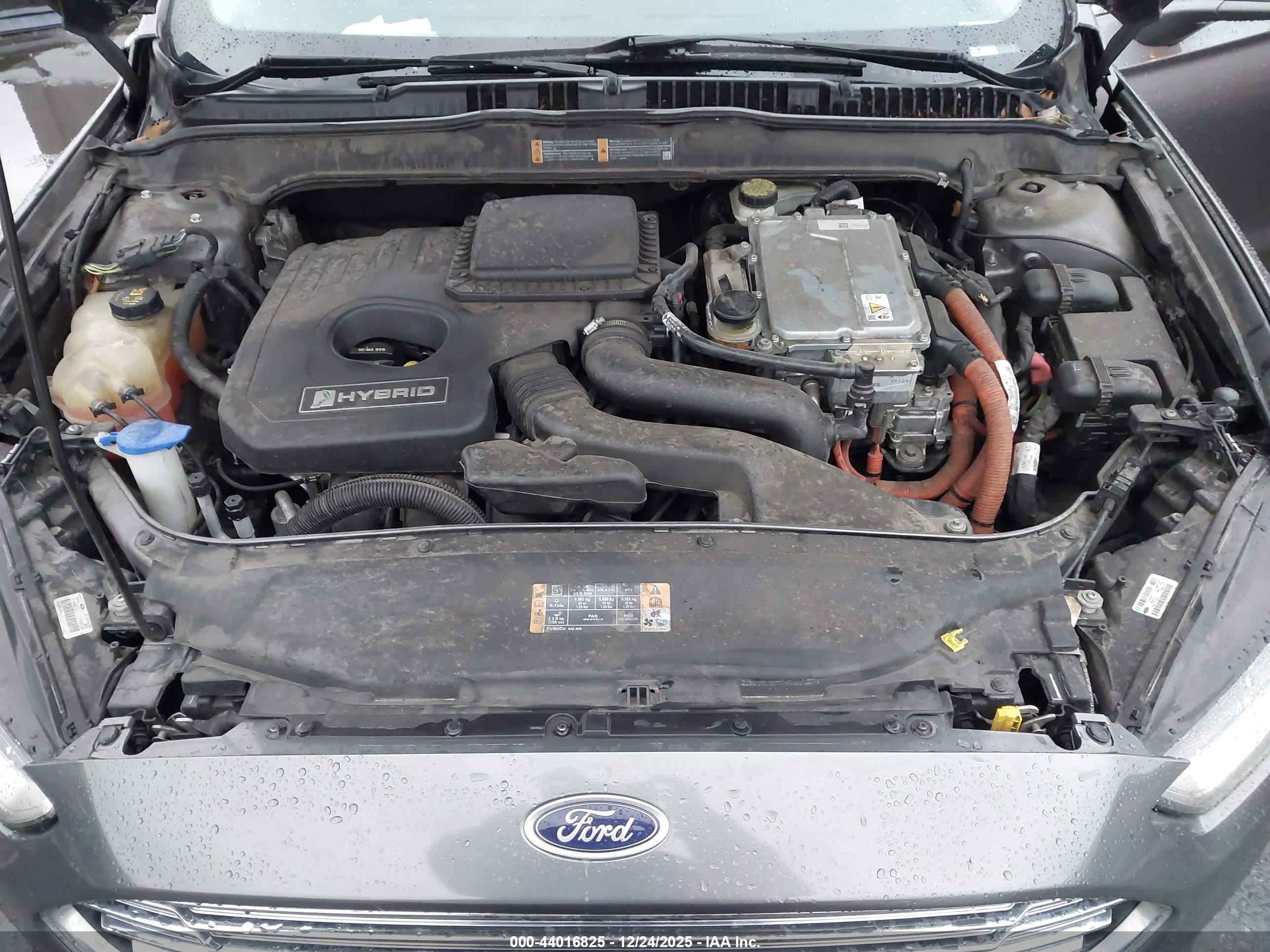 FORD FUSION image 10