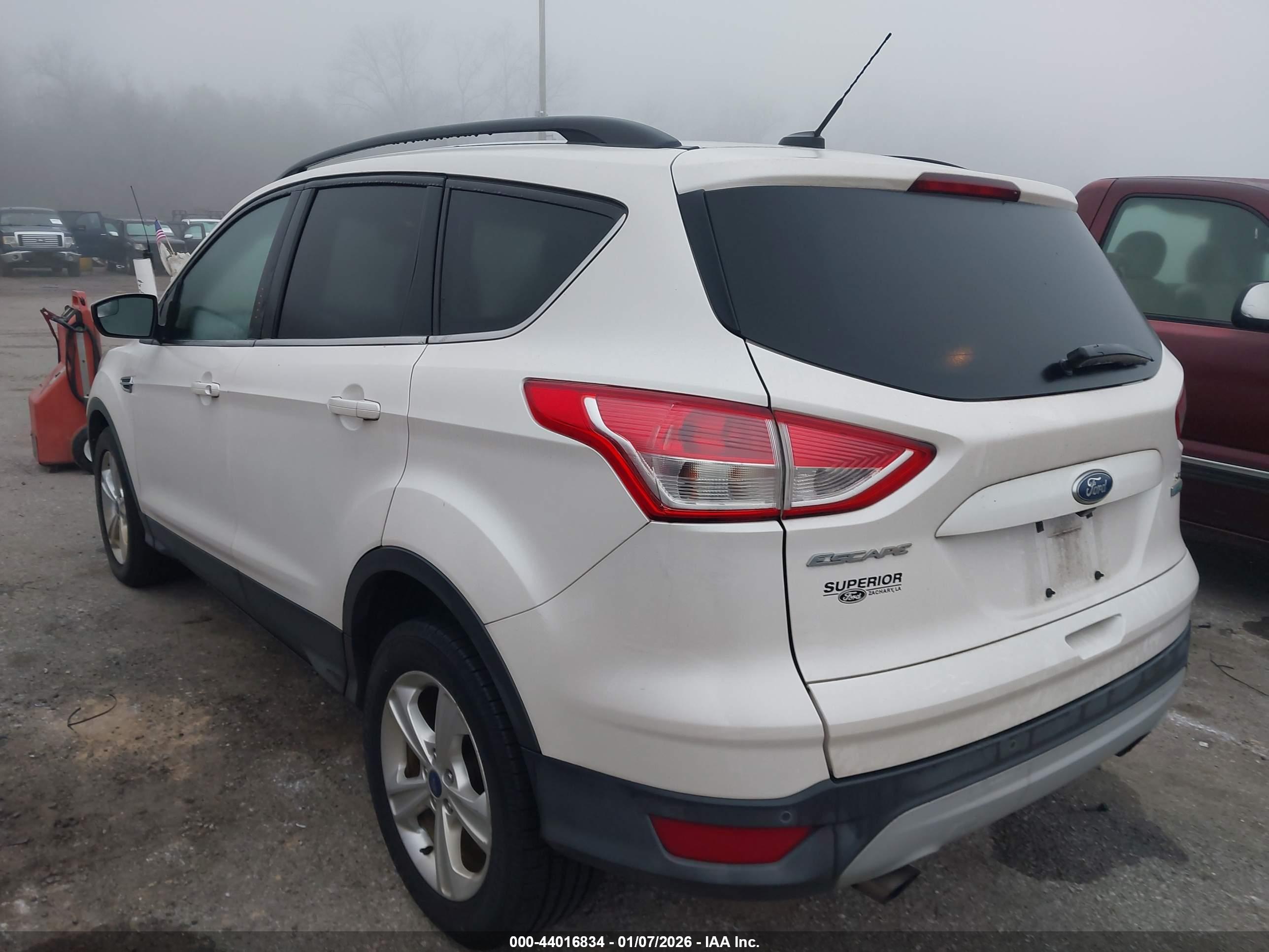 FORD ESCAPE image 3