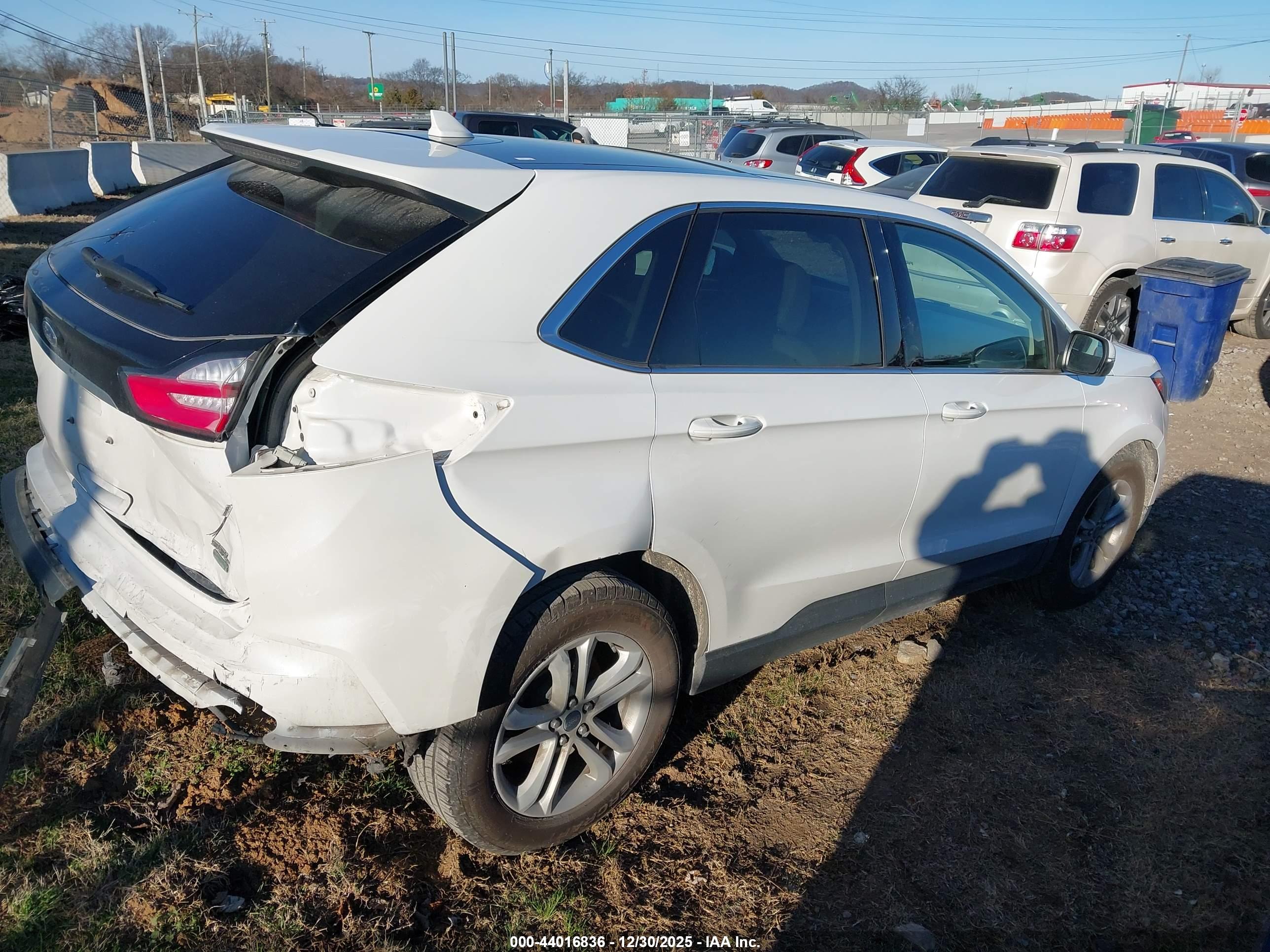 FORD EDGE image 4