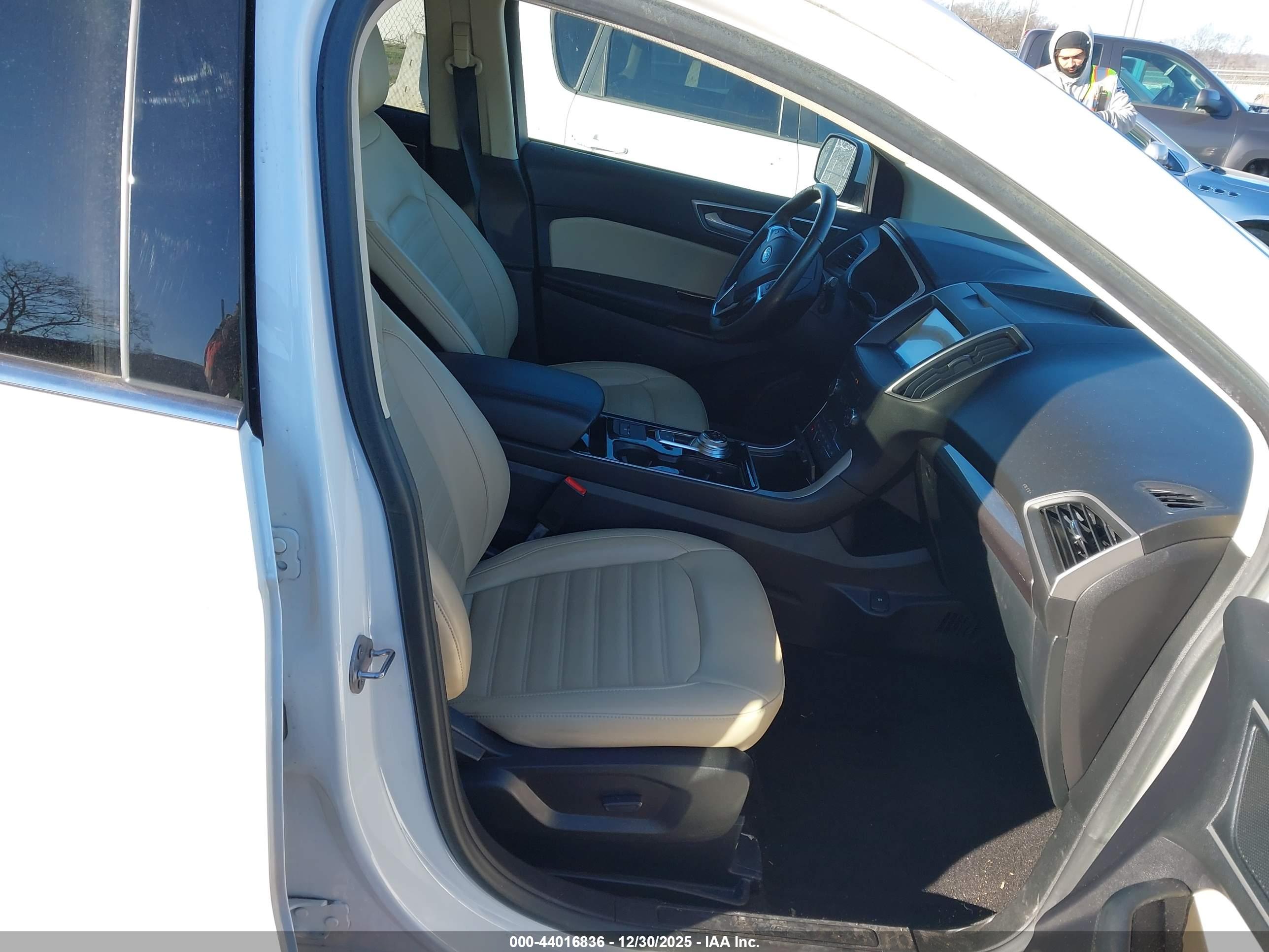 FORD EDGE image 5