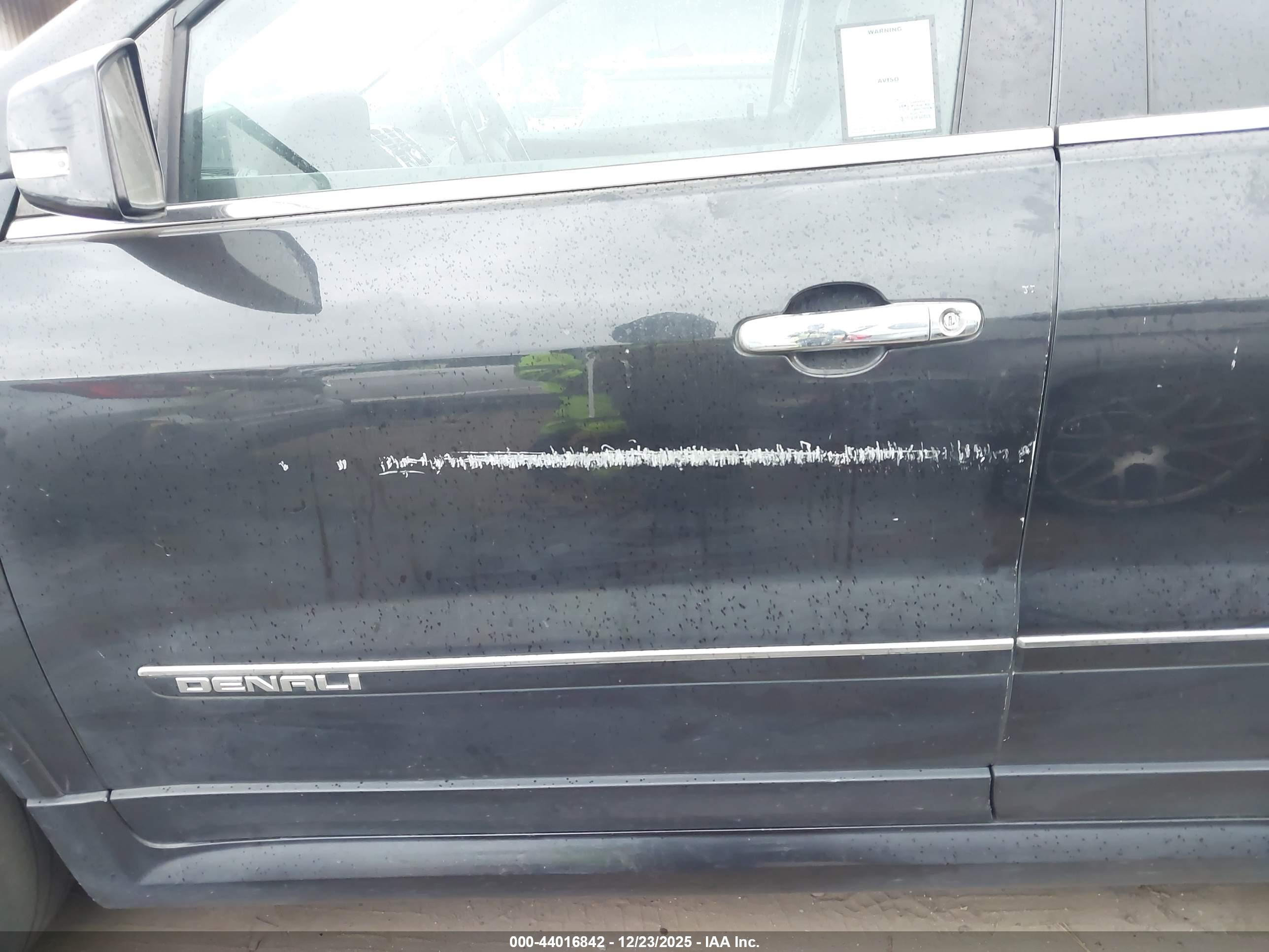 GMC ACADIA image 6