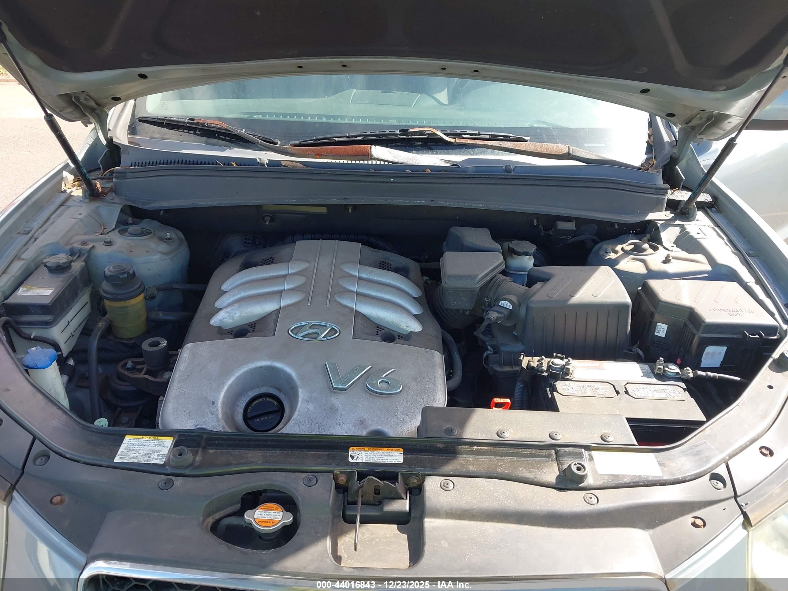 HYUNDAI SANTA image 10