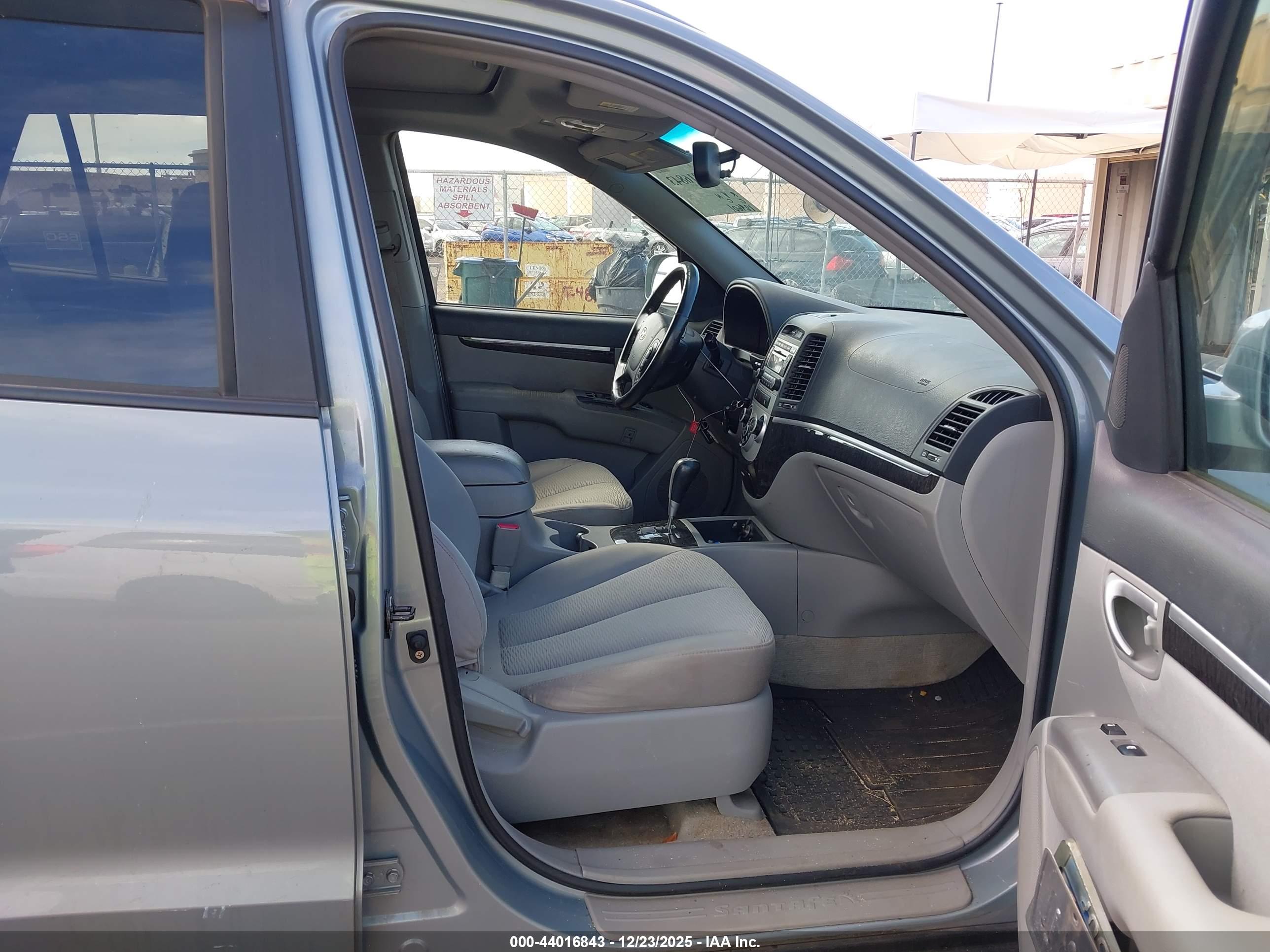 HYUNDAI SANTA image 5