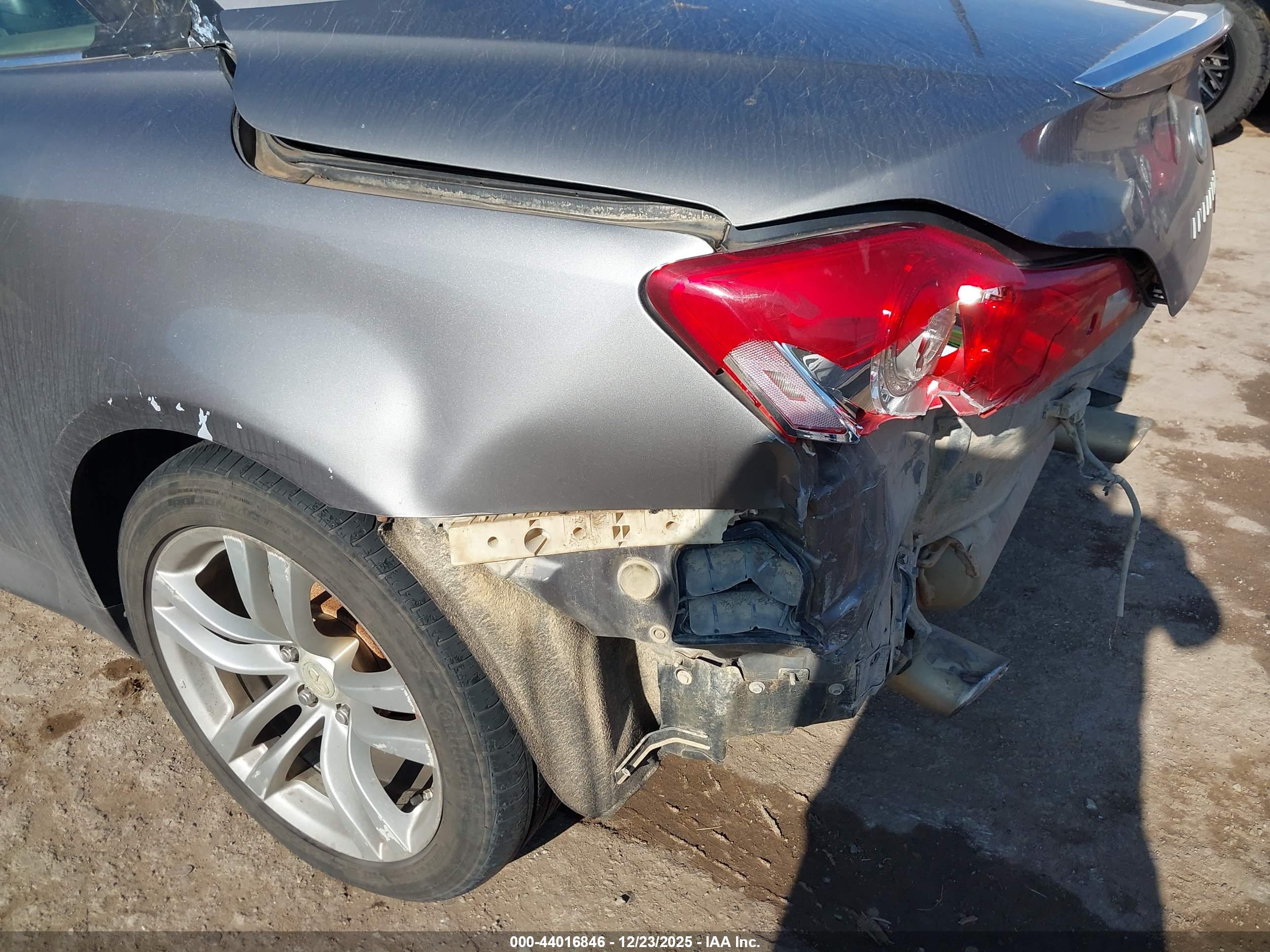 INFINITI G37 image 6