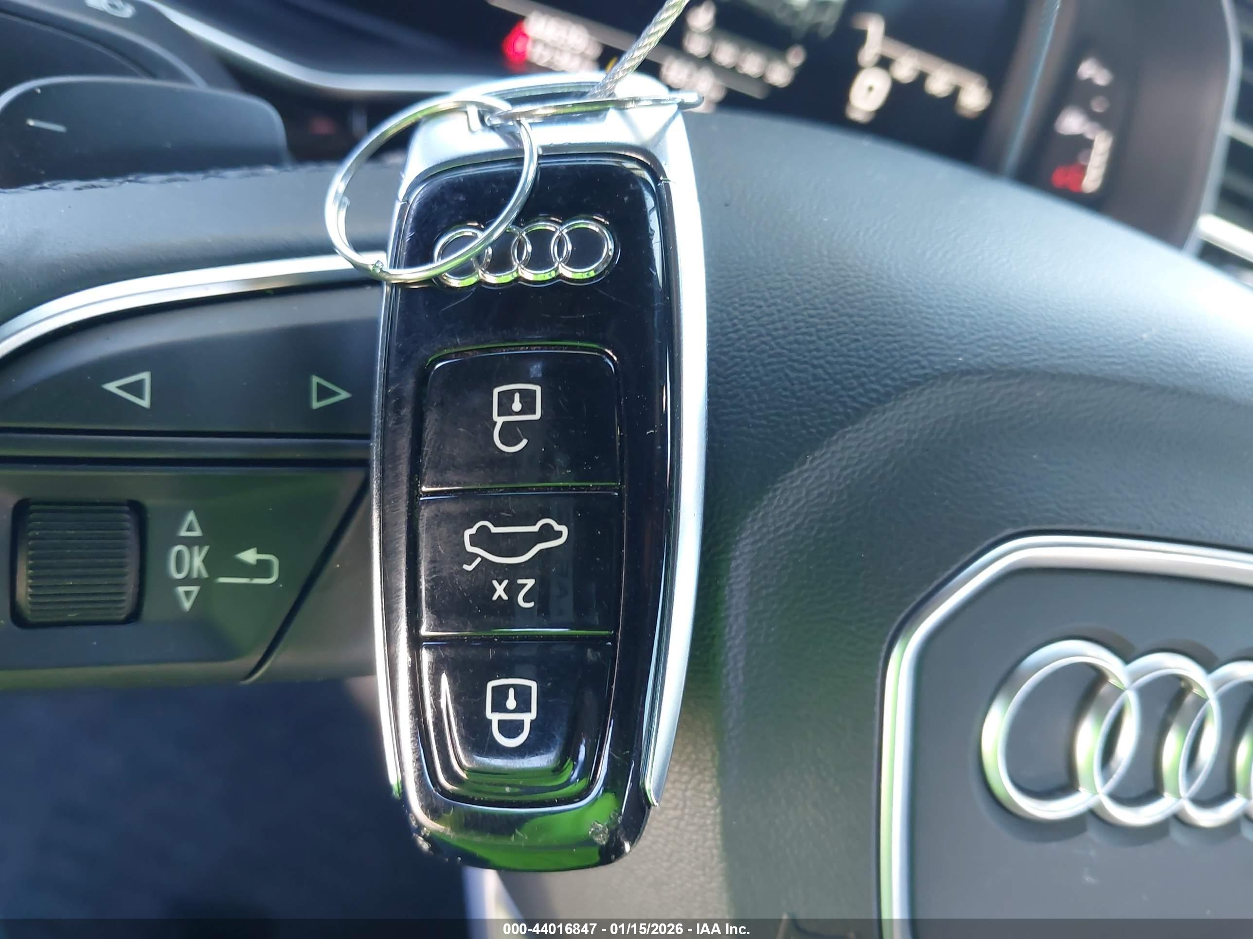 AUDI Q8 image 11