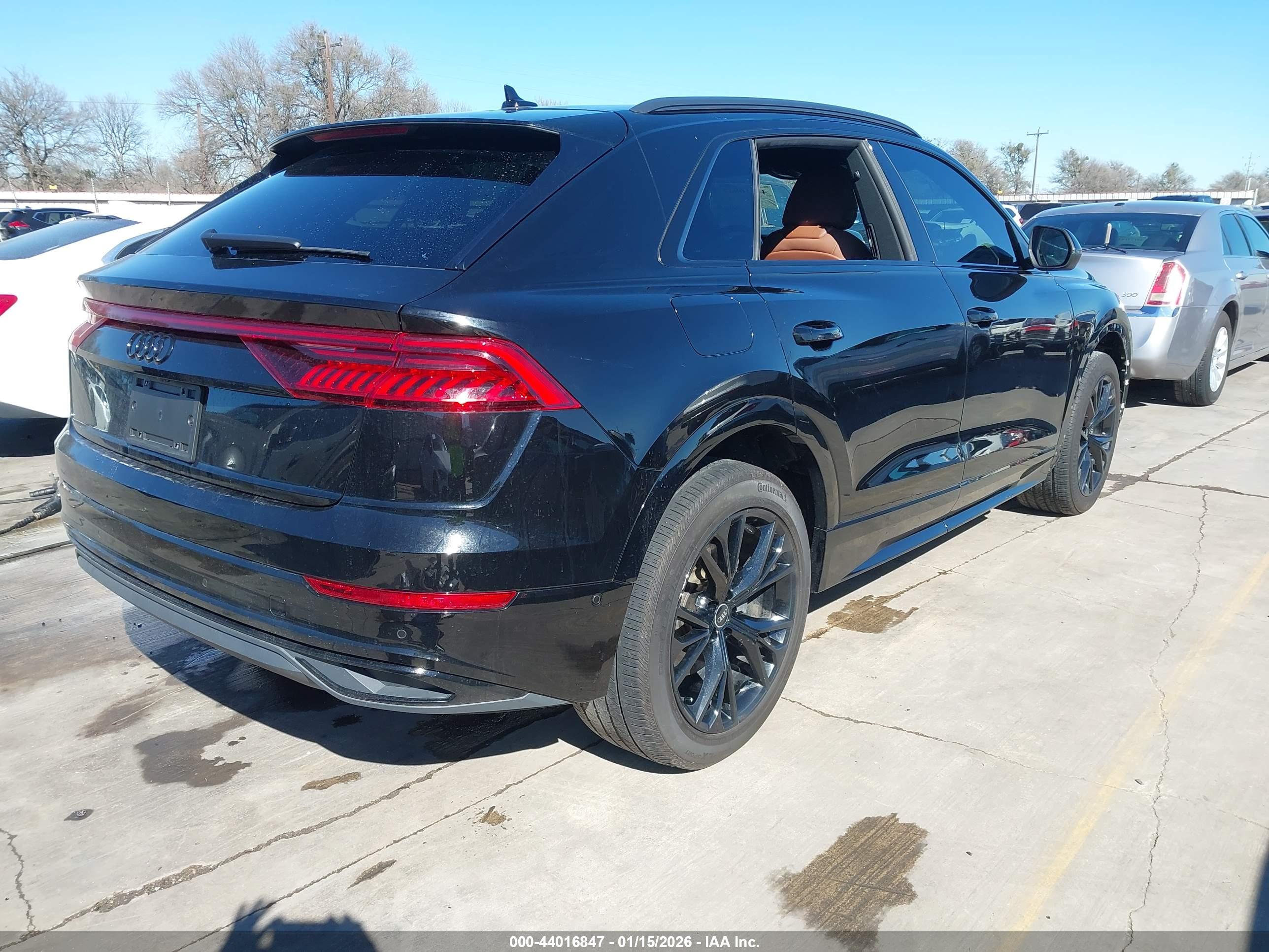 AUDI Q8 image 4