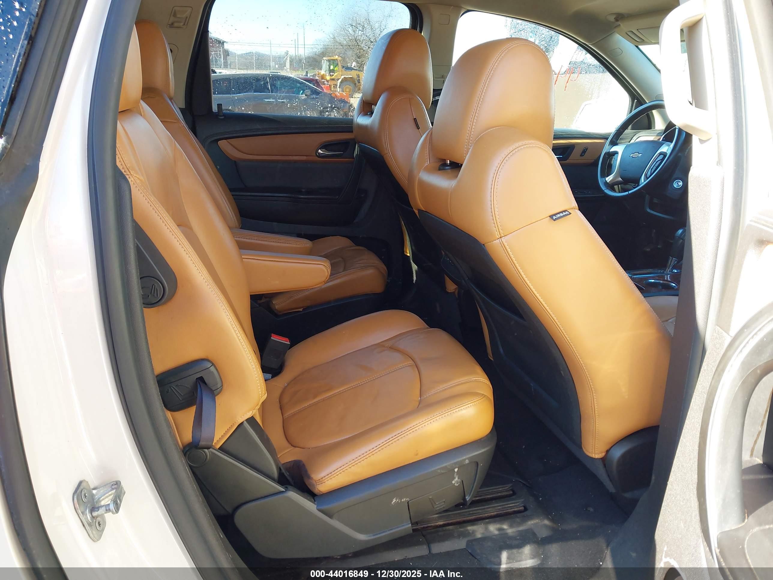 CHEVROLET TRAVERSE image 8