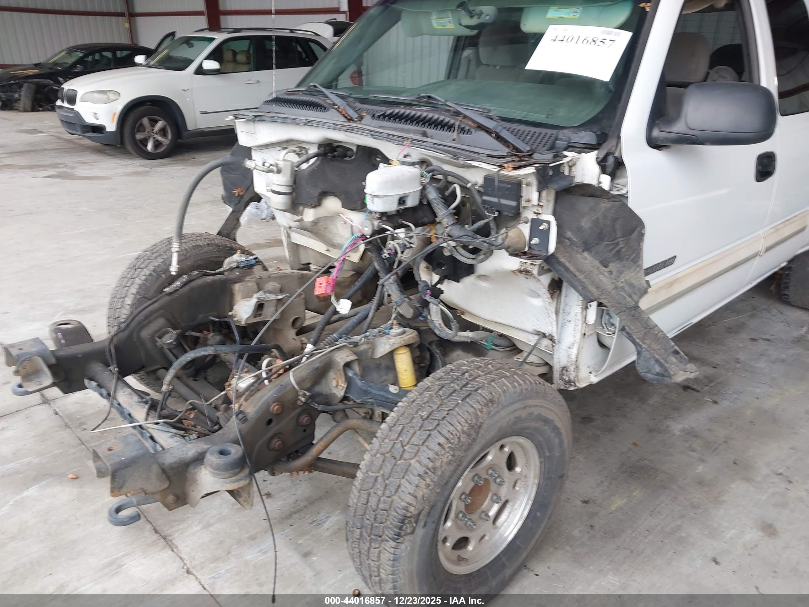 CHEVROLET SILVERADO image 6