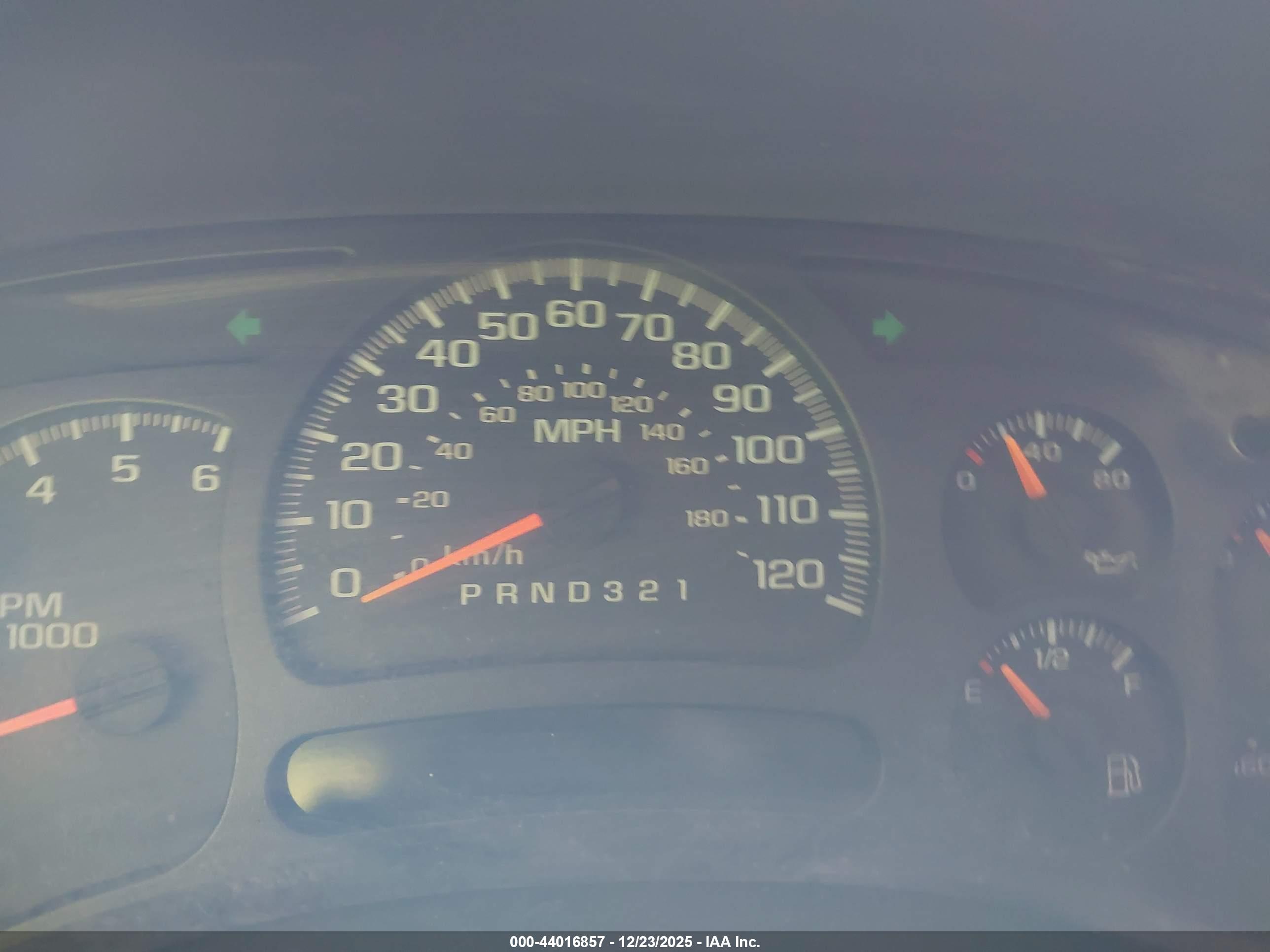 CHEVROLET SILVERADO image 7
