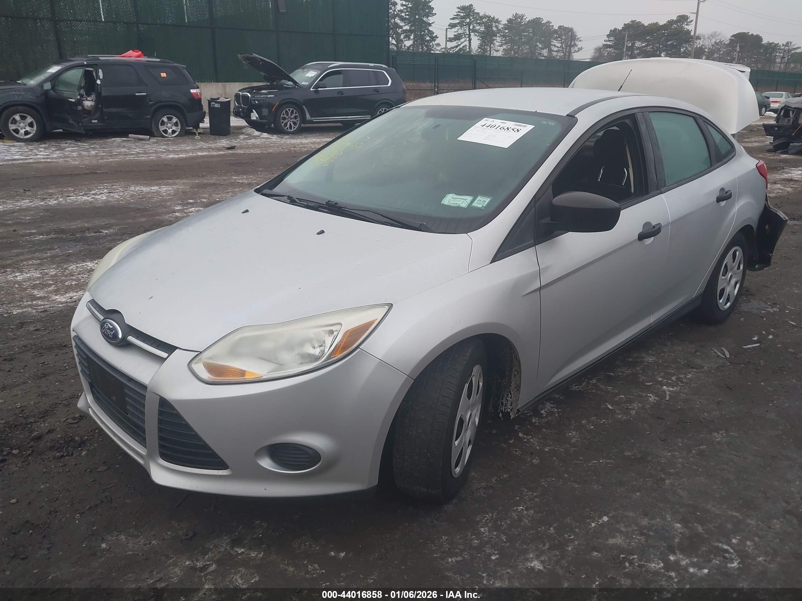 FORD FOCUS image 2