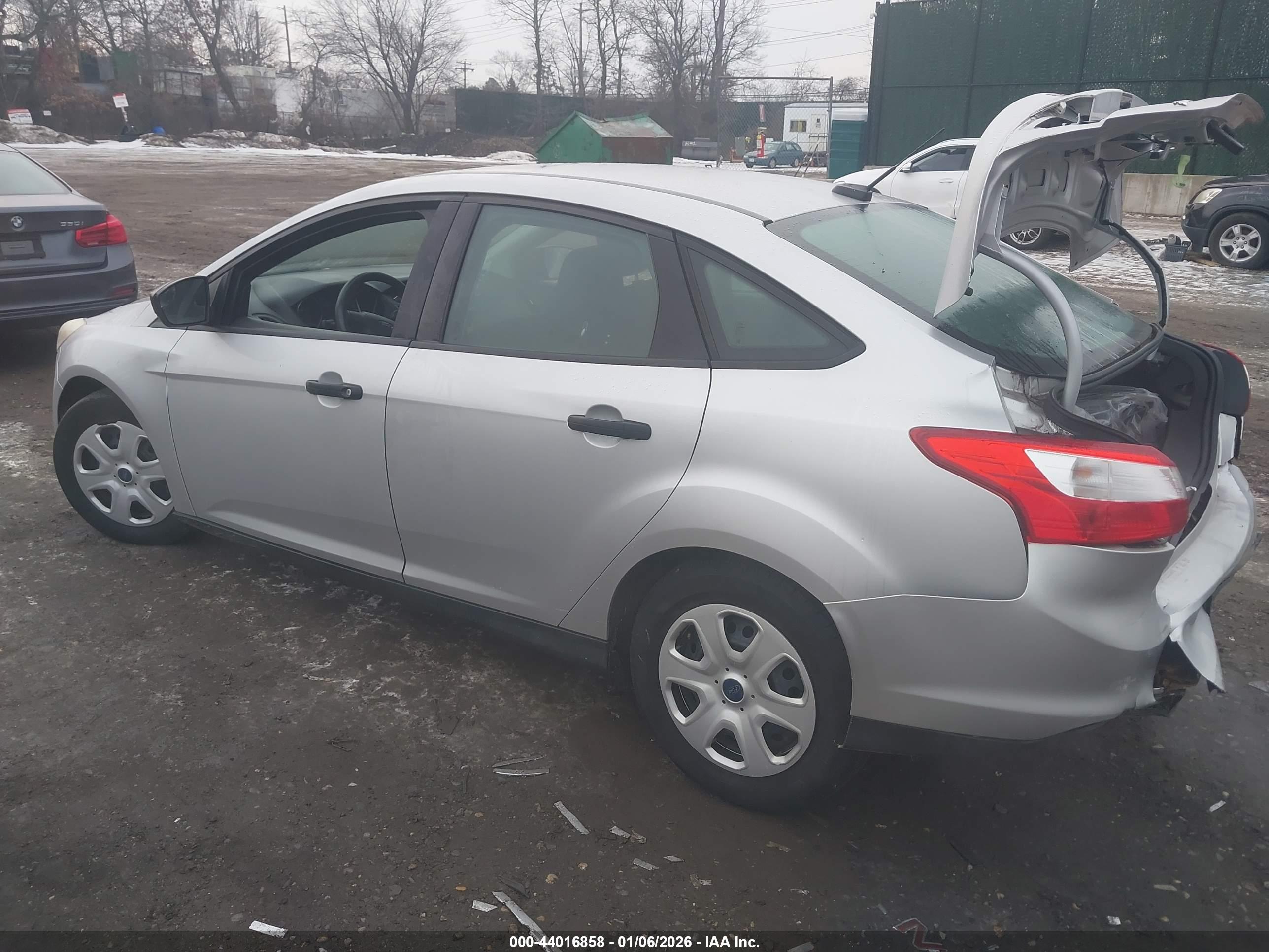 FORD FOCUS image 3