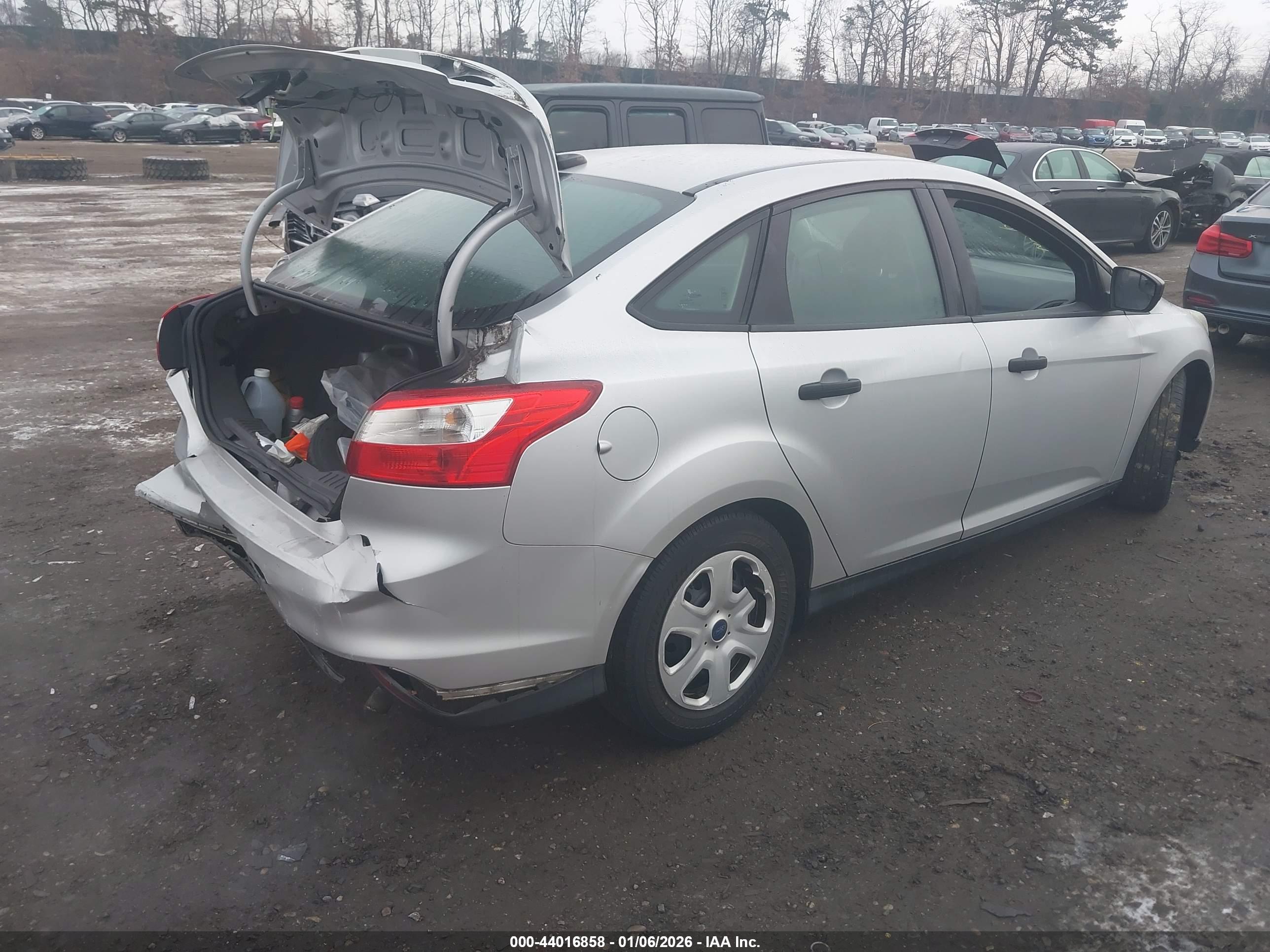 FORD FOCUS image 4