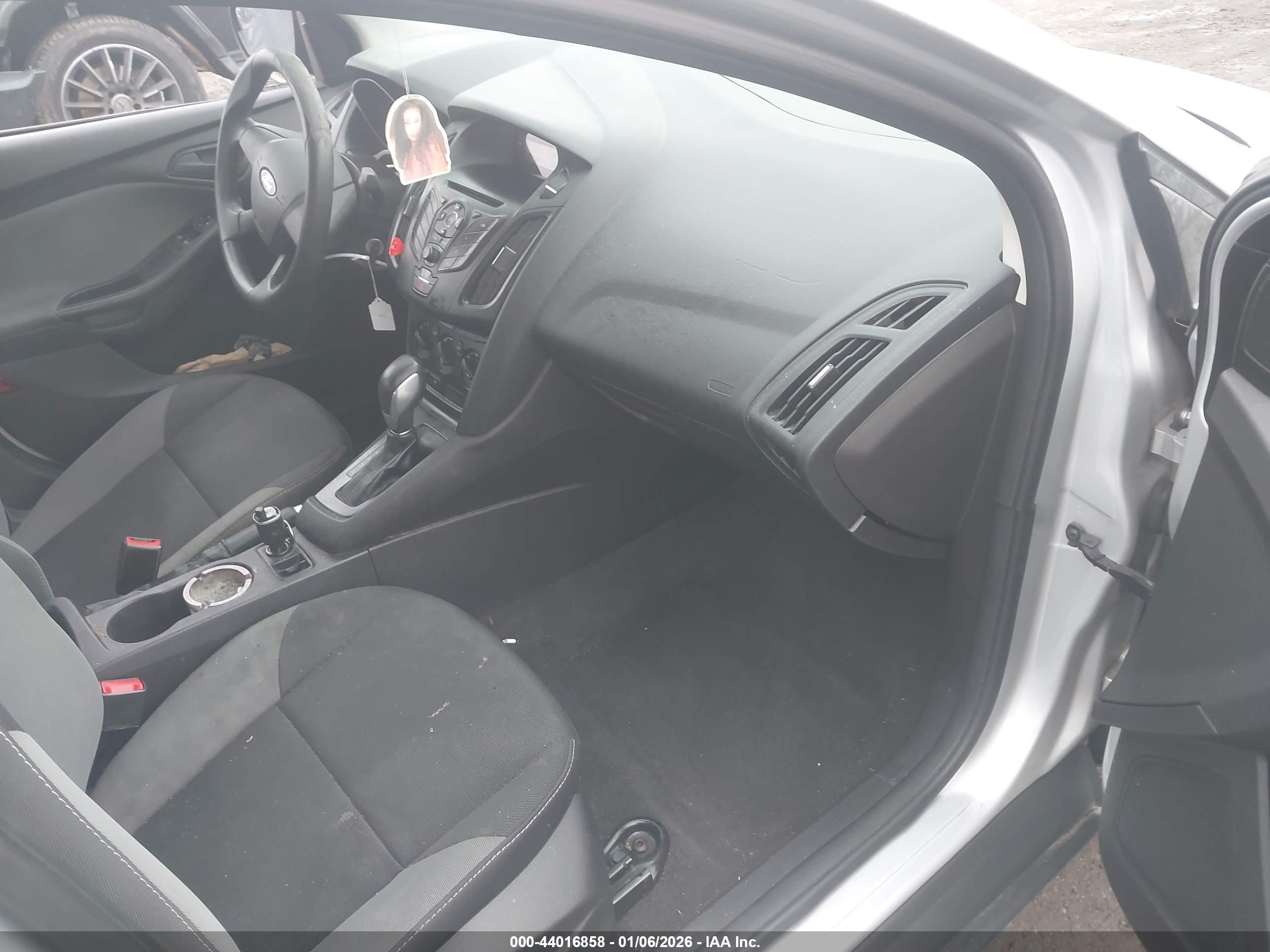 FORD FOCUS image 5