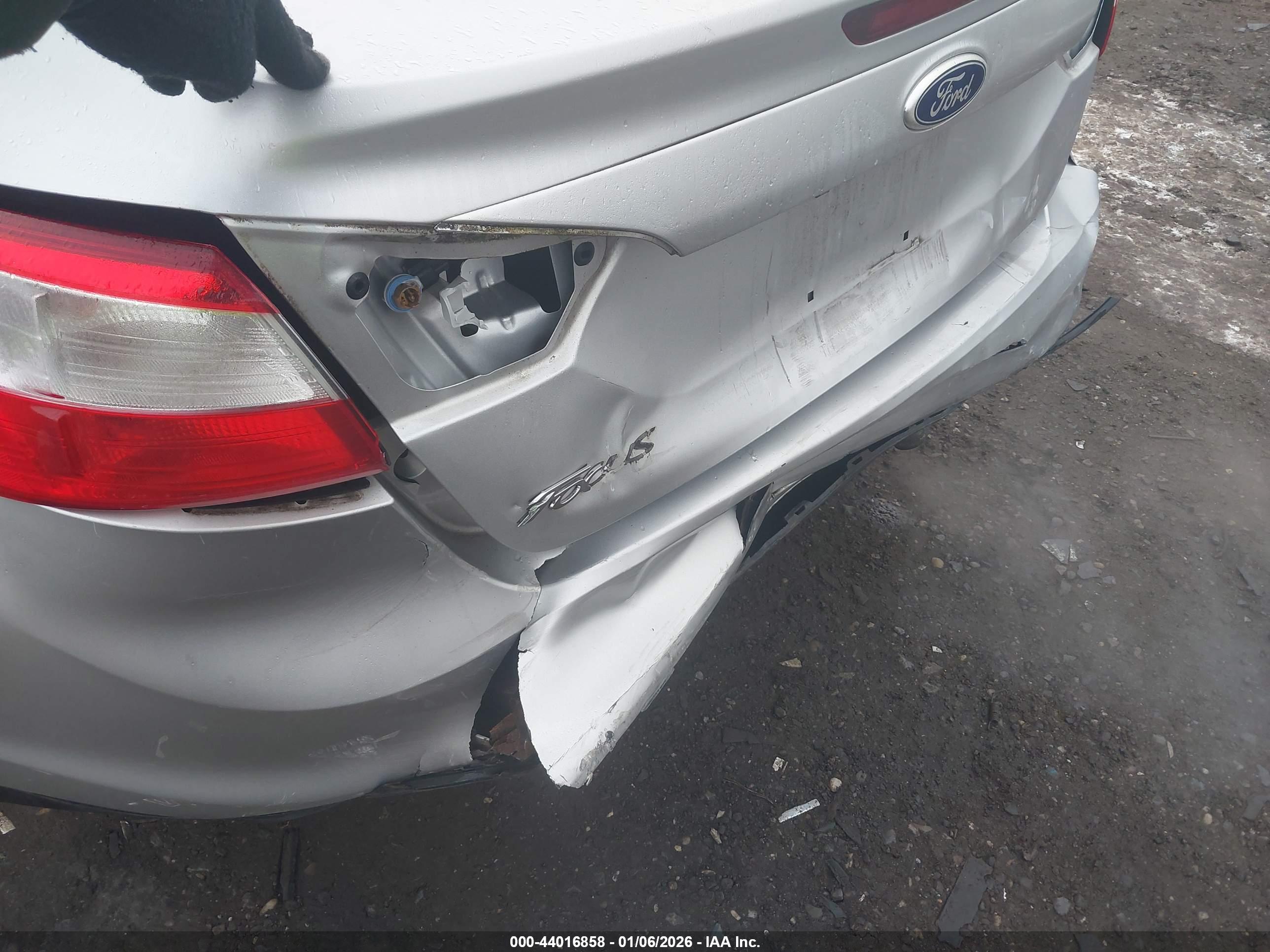 FORD FOCUS image 6