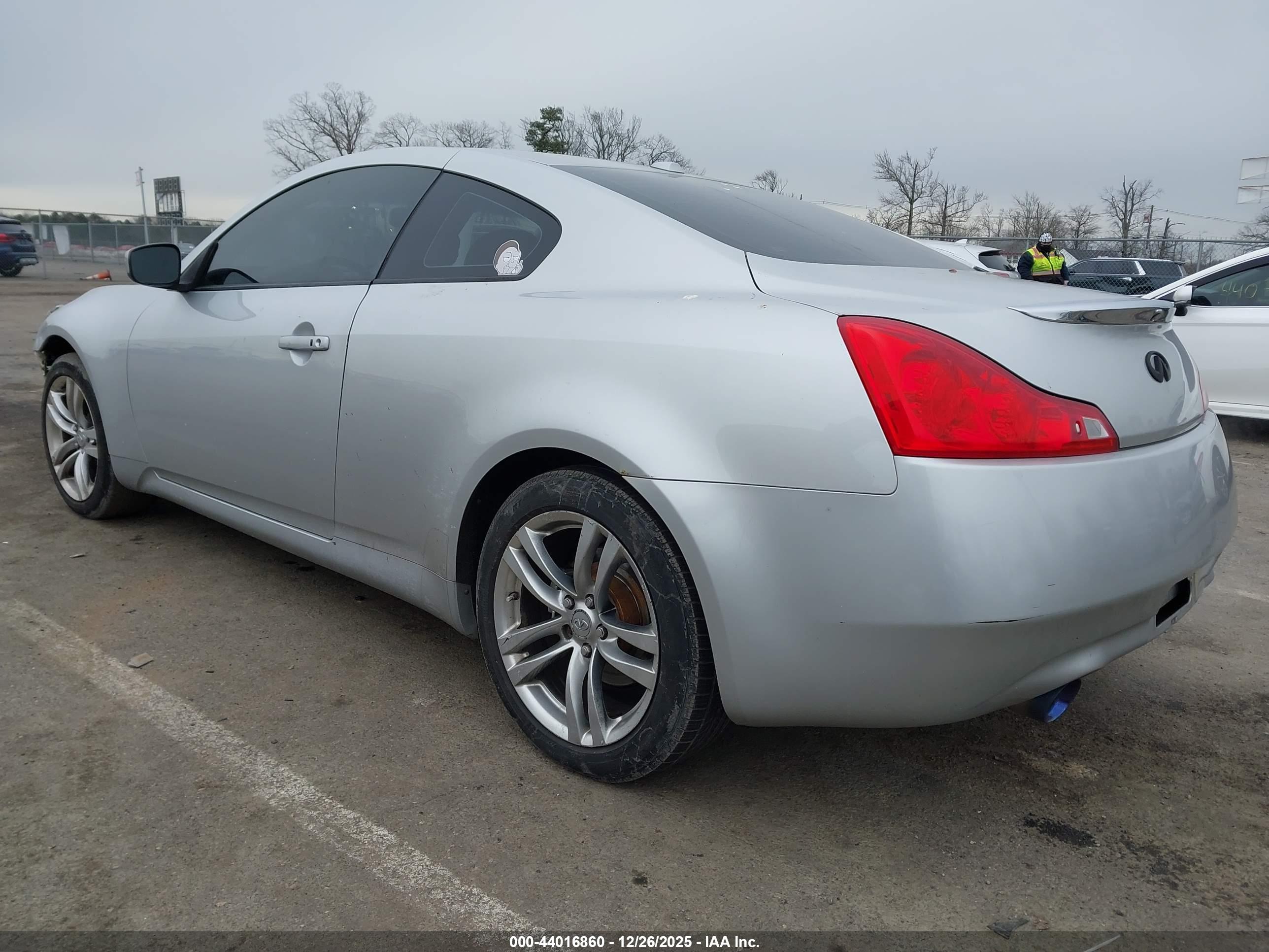 INFINITI G37X image 3