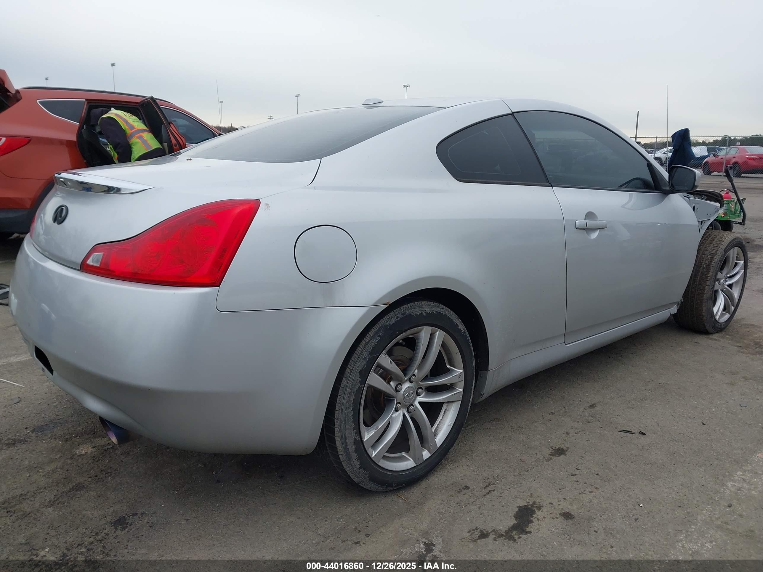 INFINITI G37X image 4