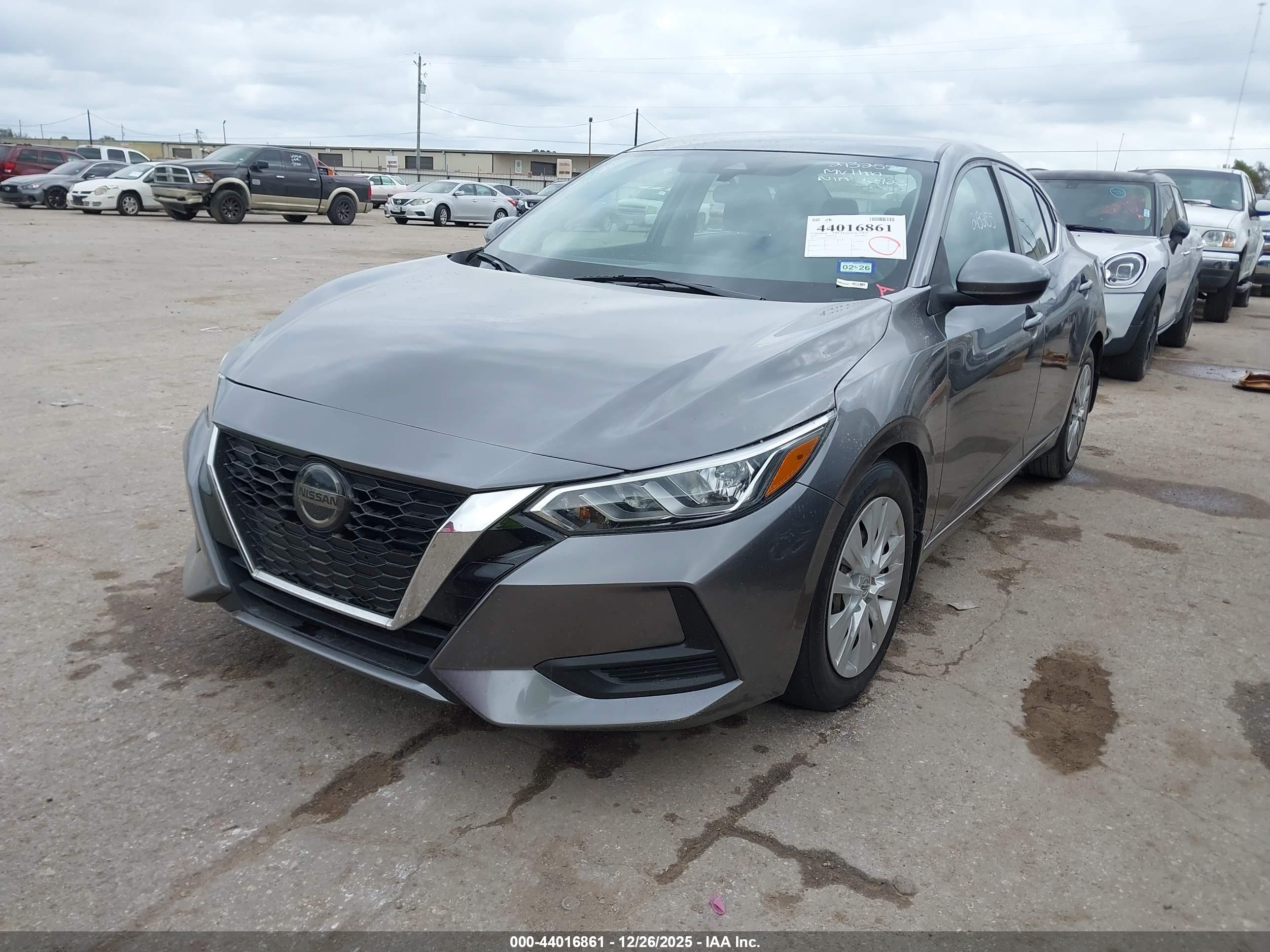 NISSAN SENTRA image 2