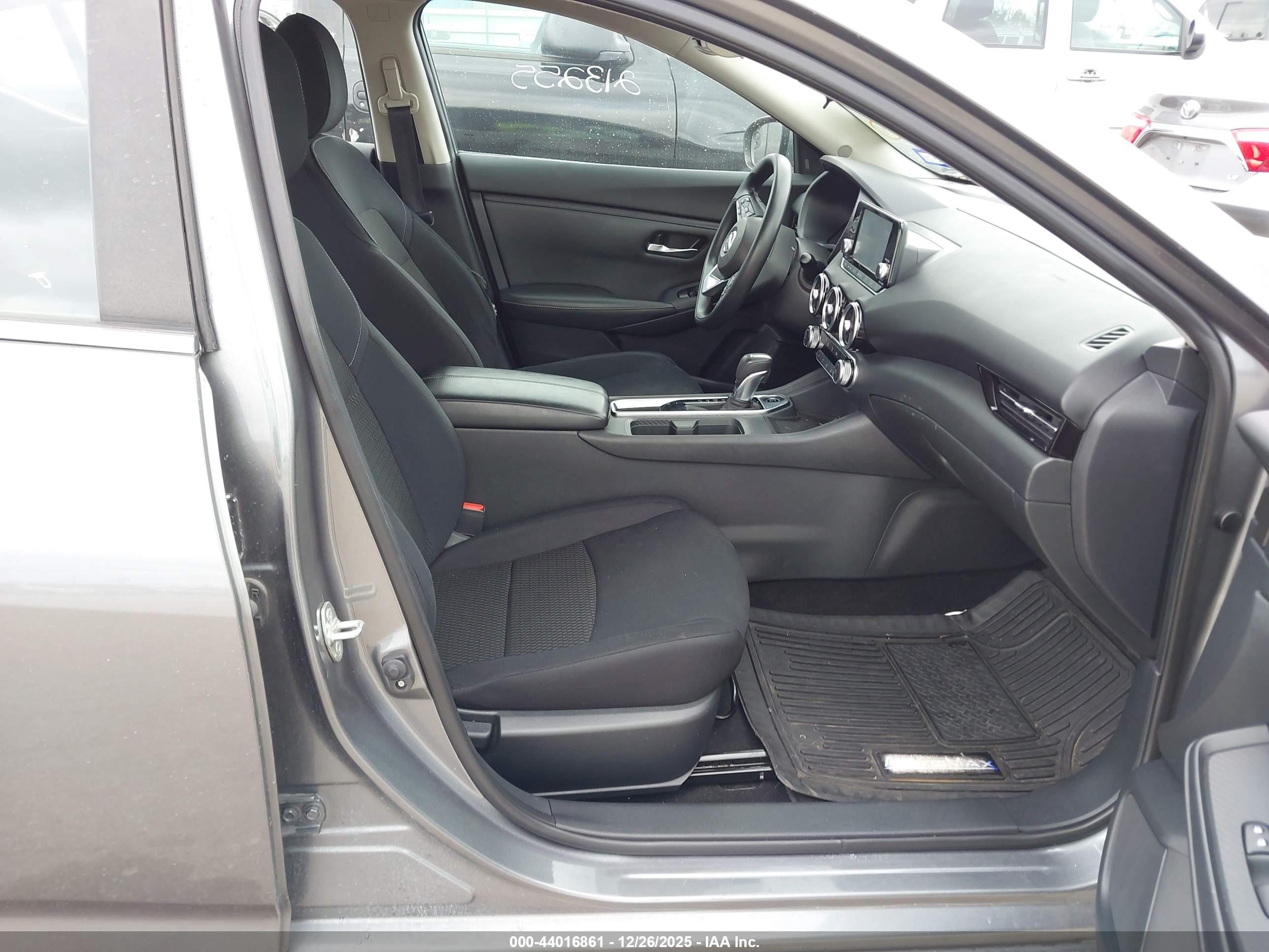NISSAN SENTRA image 5