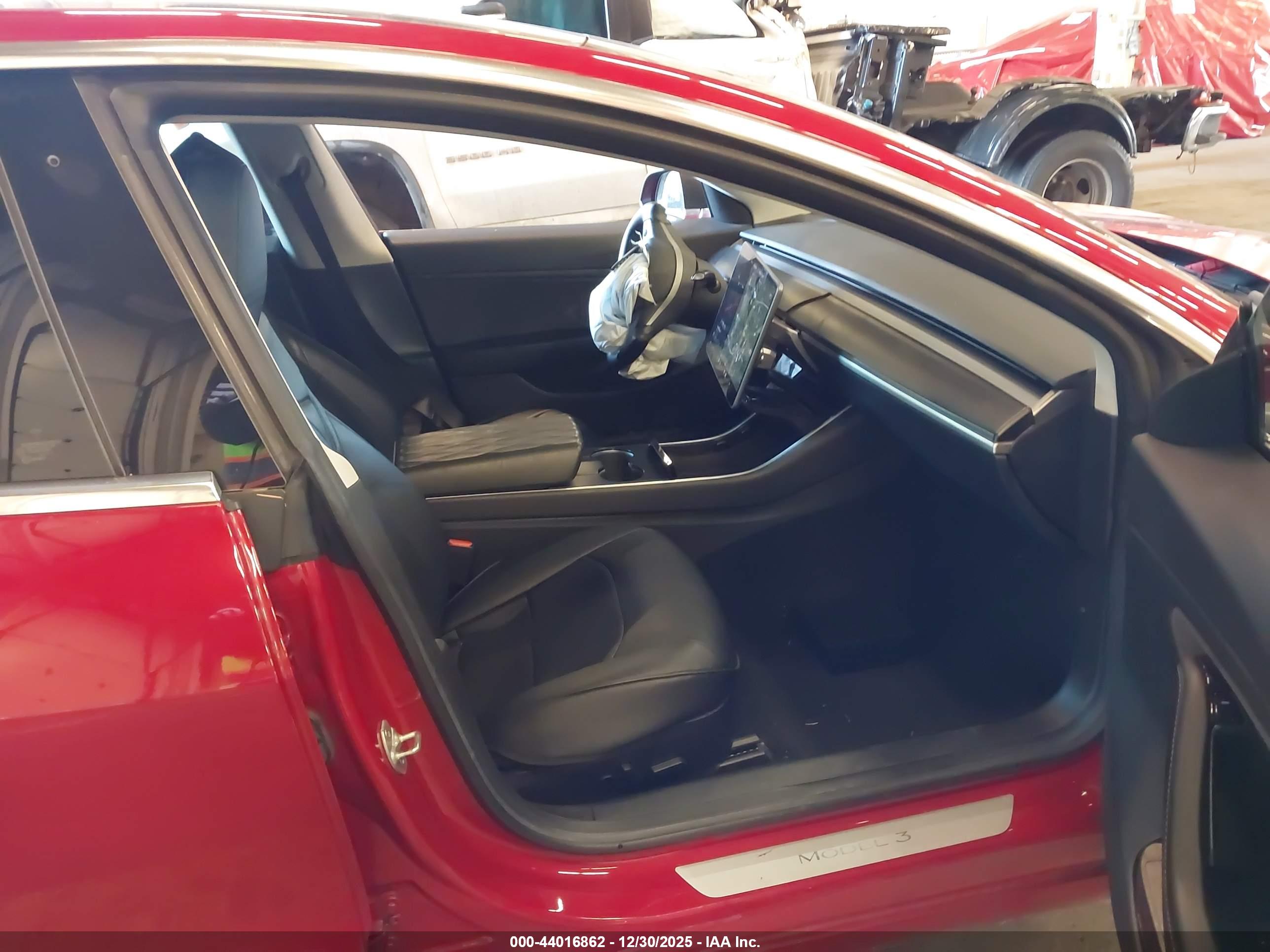 TESLA MODEL image 5
