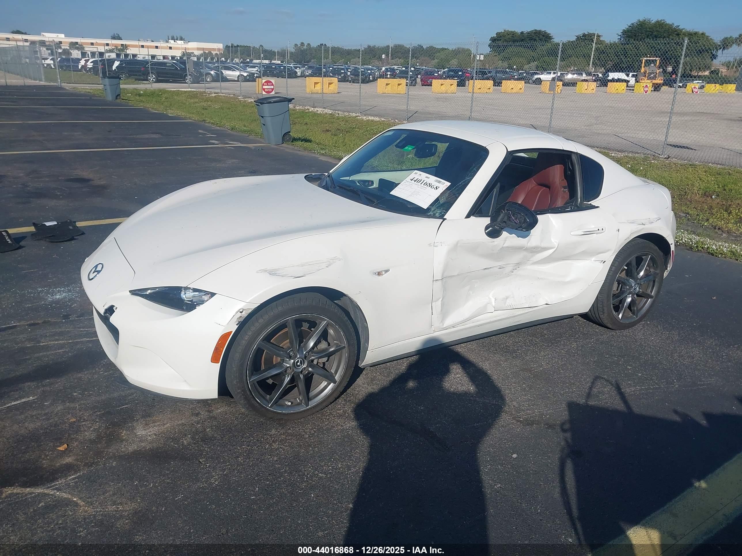 MAZDA MX-5 image 2