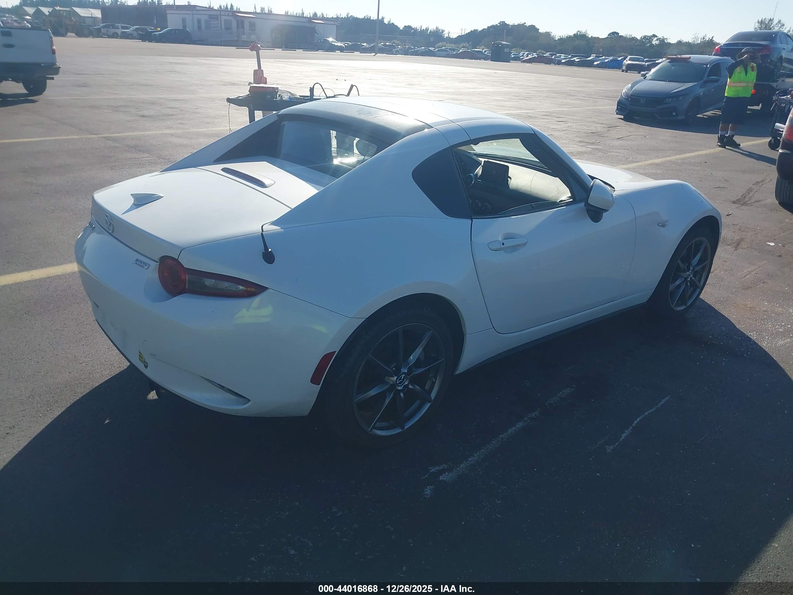 MAZDA MX-5 image 4