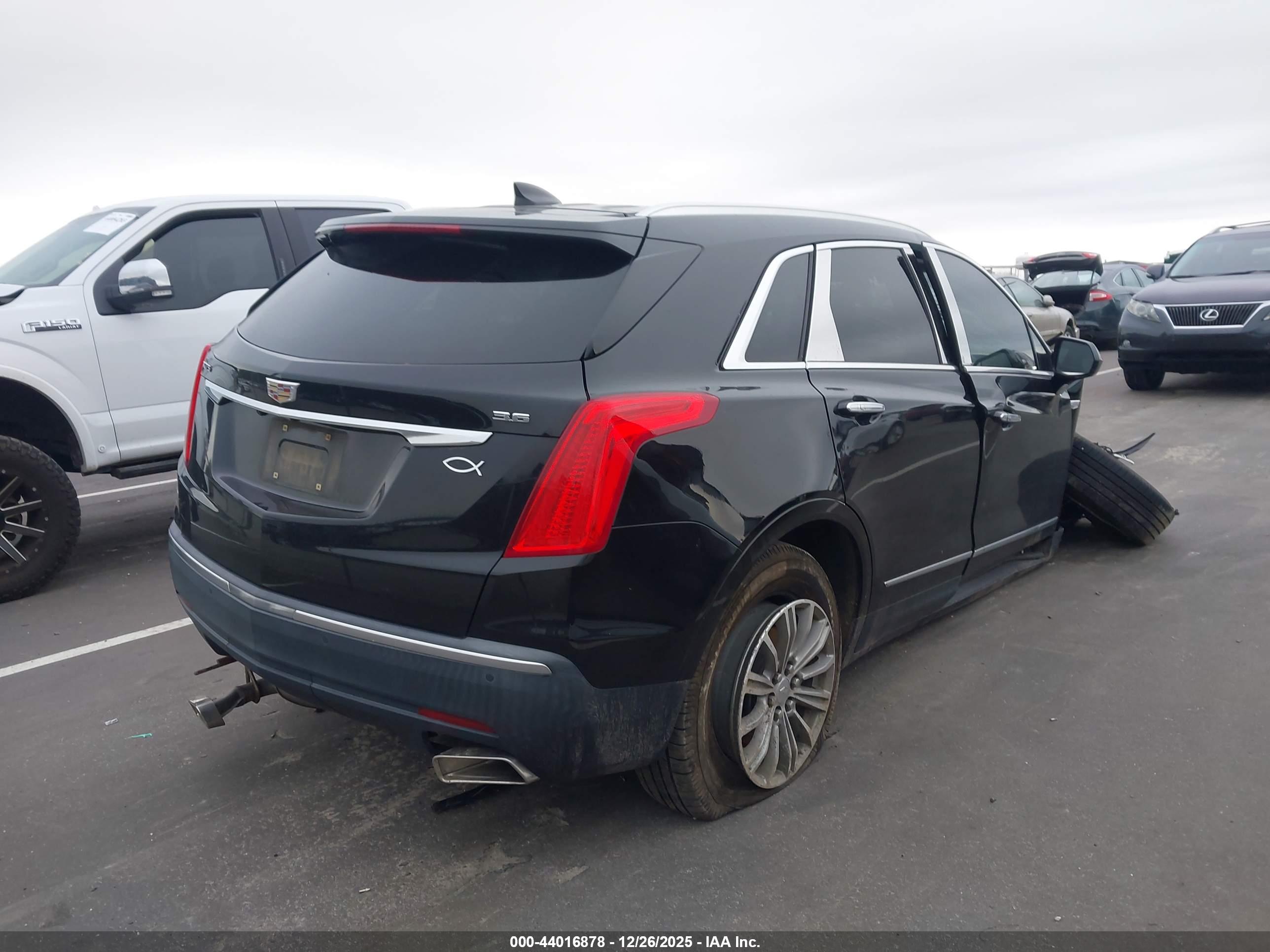 CADILLAC XT5 image 4
